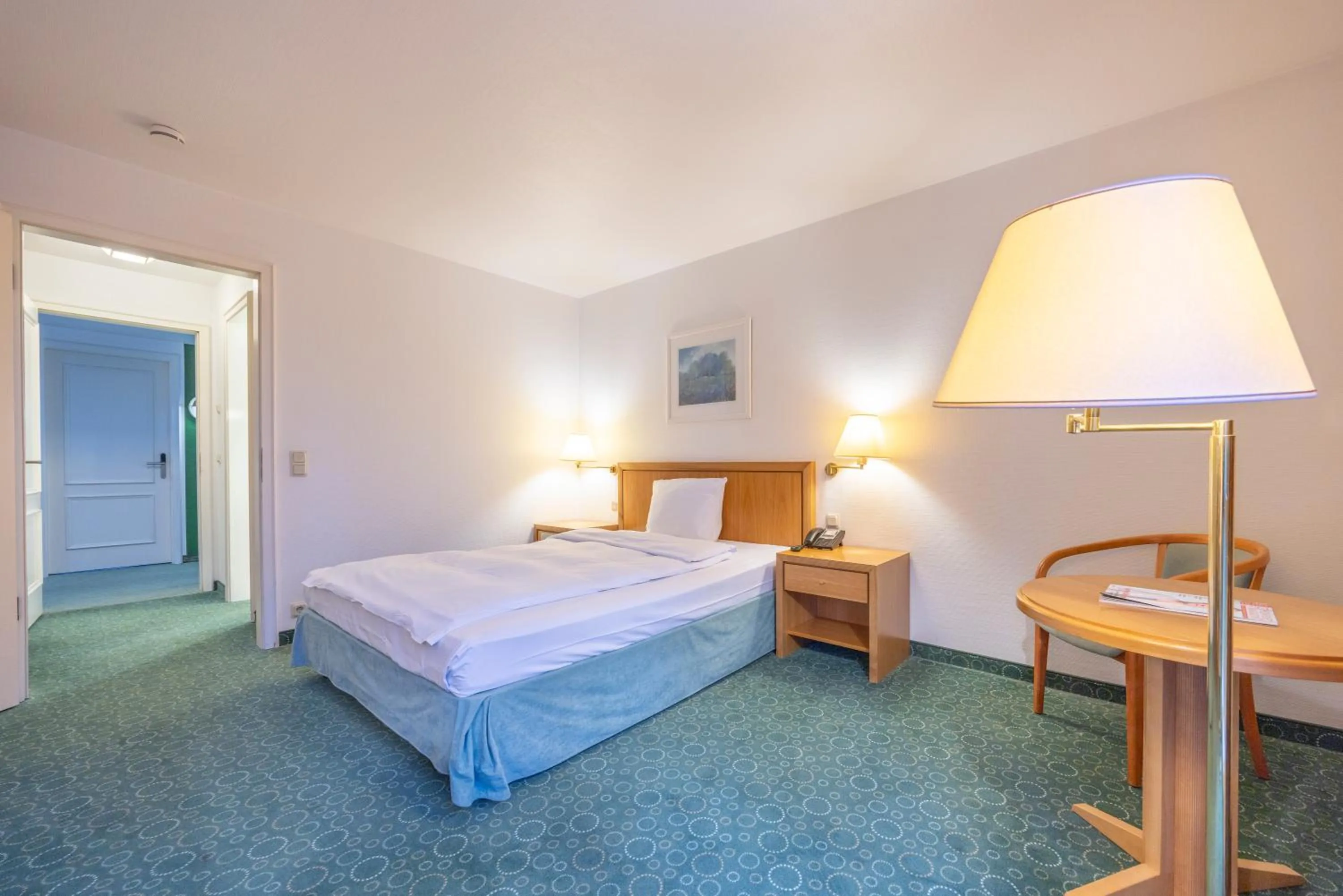 Photo of the whole room, Bed in Fletcher Waldhotel Nordrhein-Westfalen