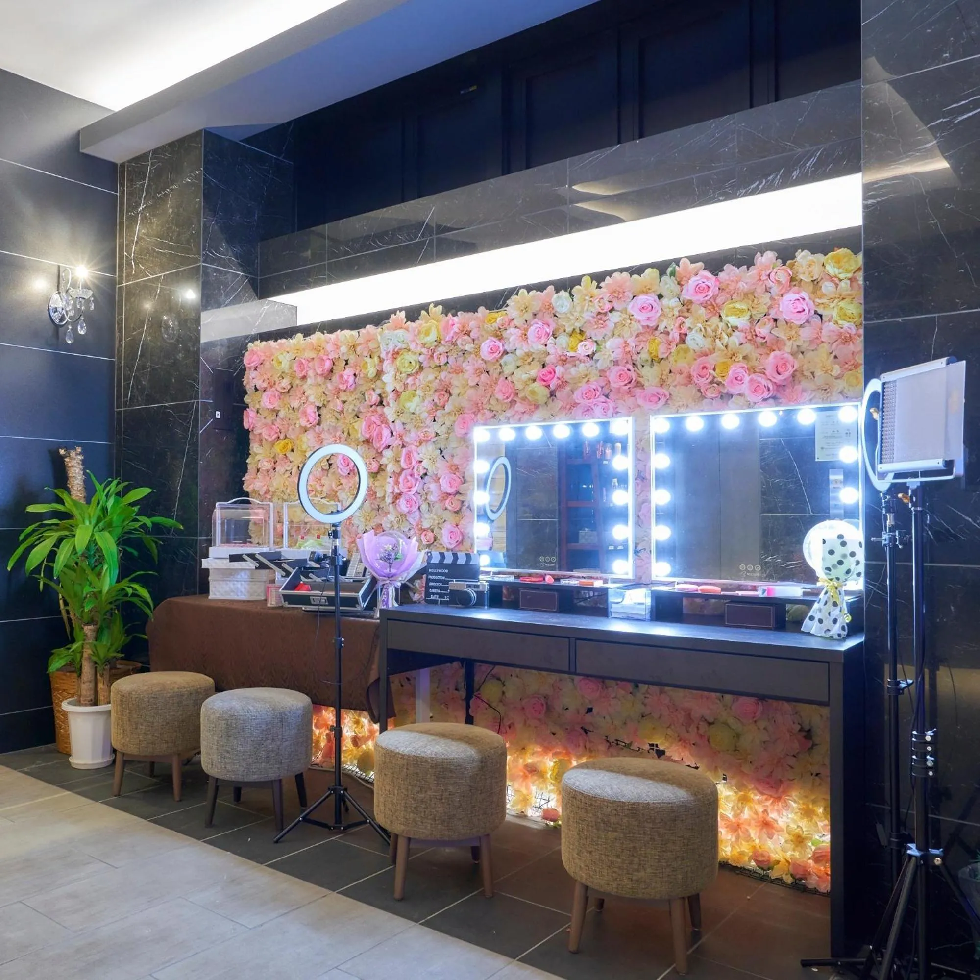 Lobby or reception in HOTEL VINE OSAKA KITAHAMA