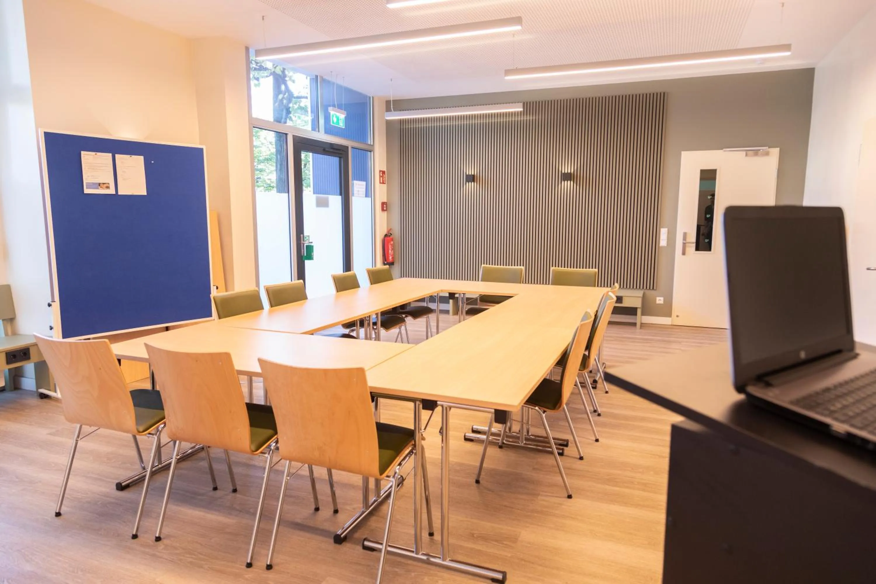 TV and multimedia in acama Hotel & Hostel Kreuzberg