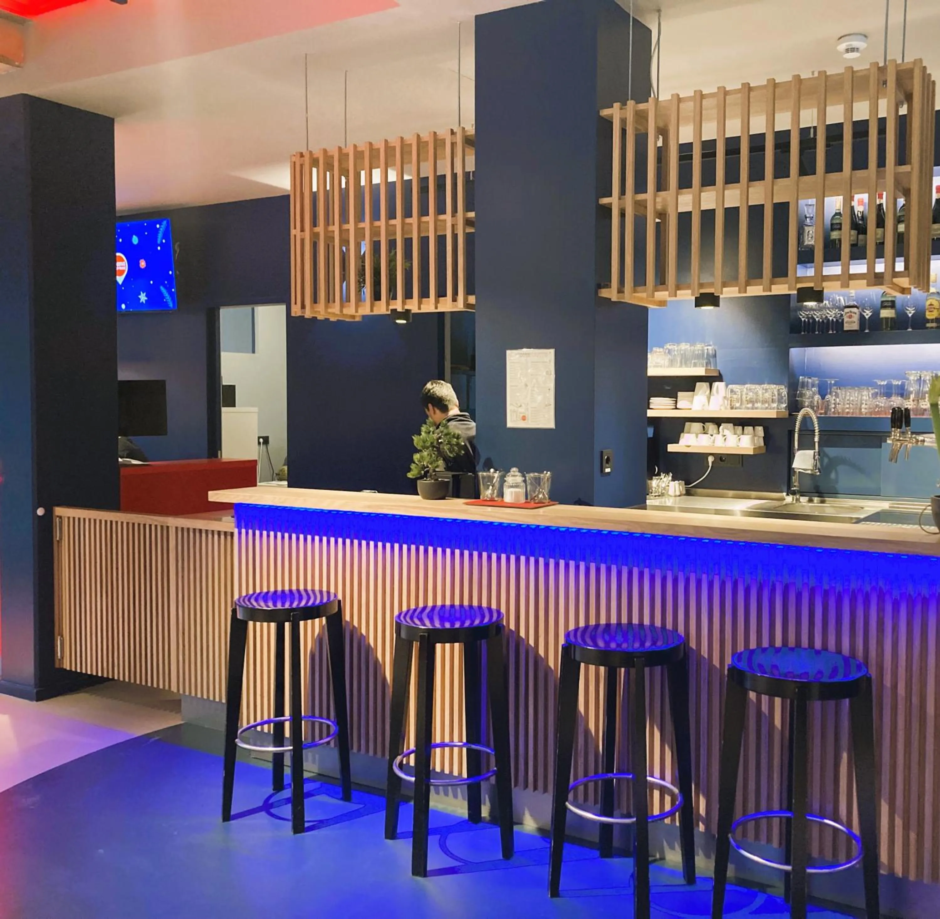 Restaurant/places to eat in acama Hotel & Hostel Kreuzberg