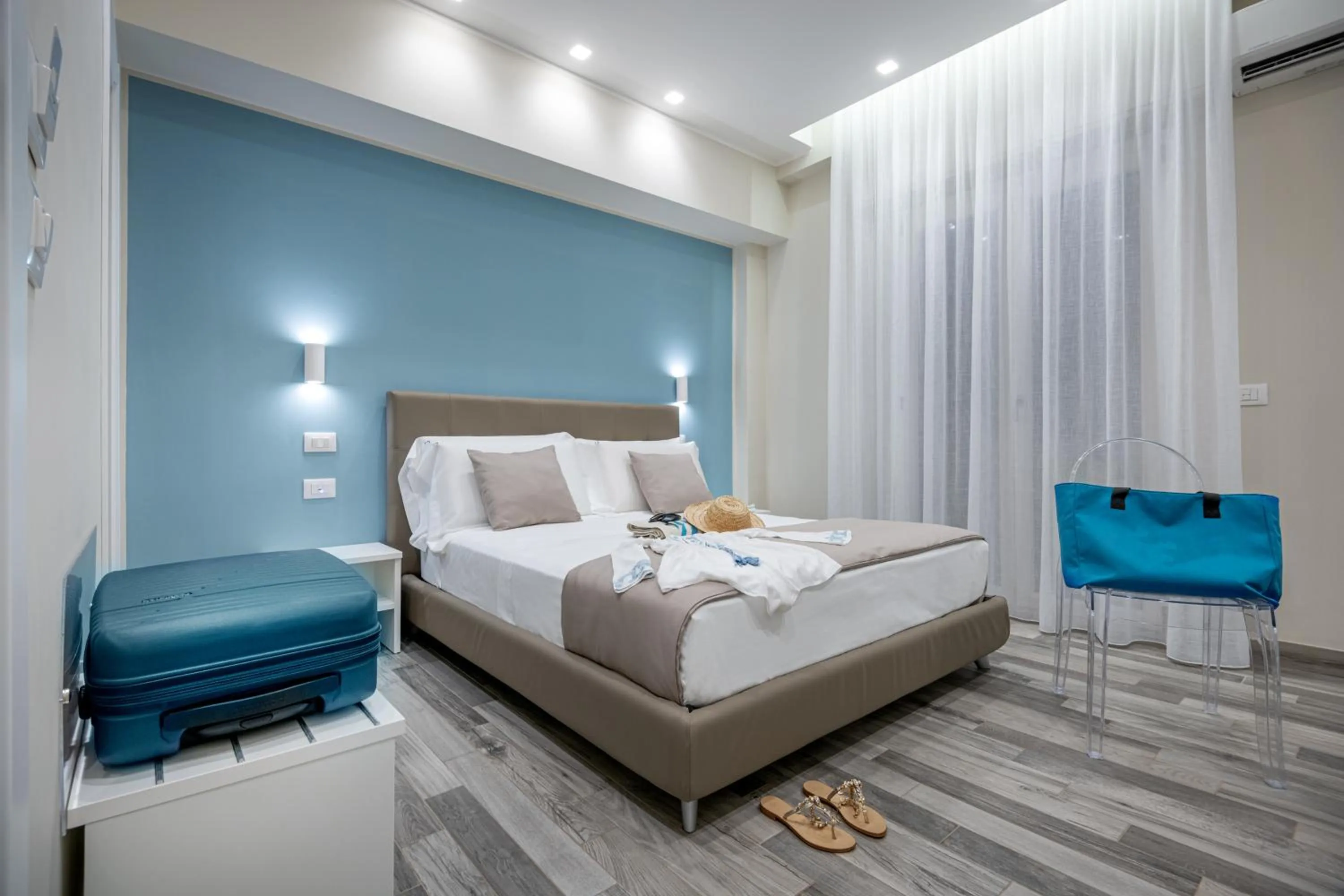 Night, Bed in B&Blue