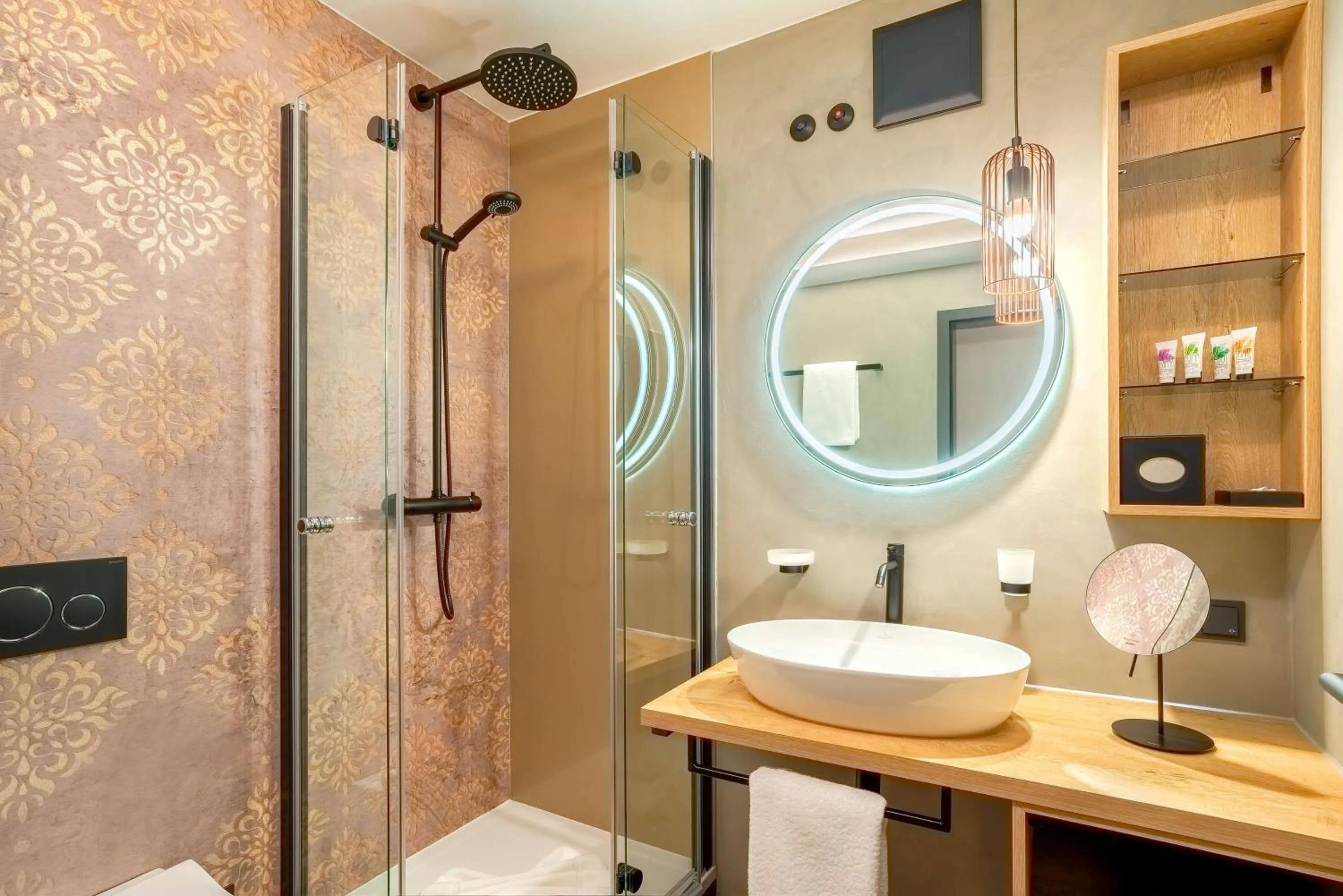 Bathroom in Hotel Bei Gretel, Wellness & Ayurveda