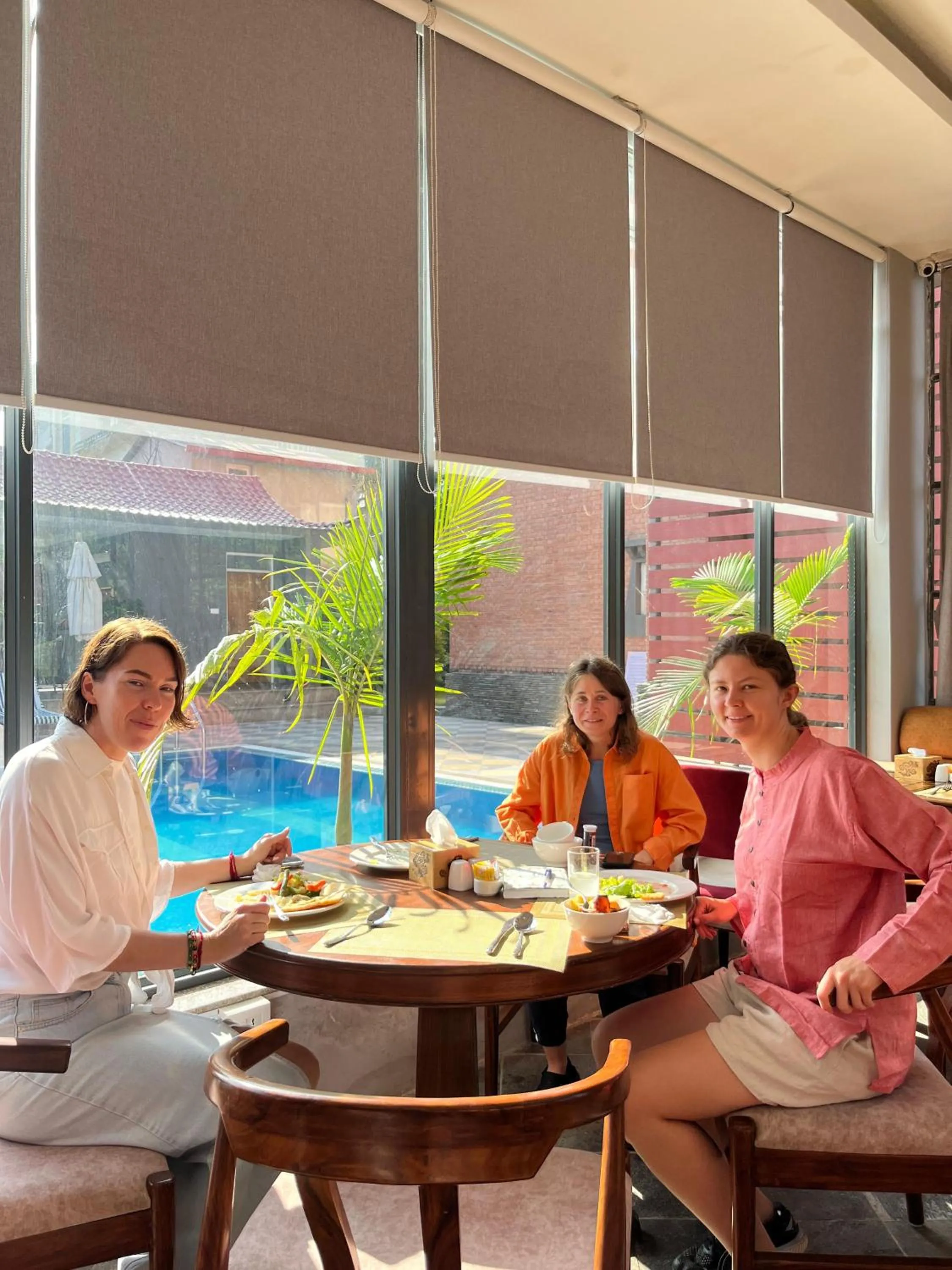 Restaurant/places to eat in Hotel Dolmaling