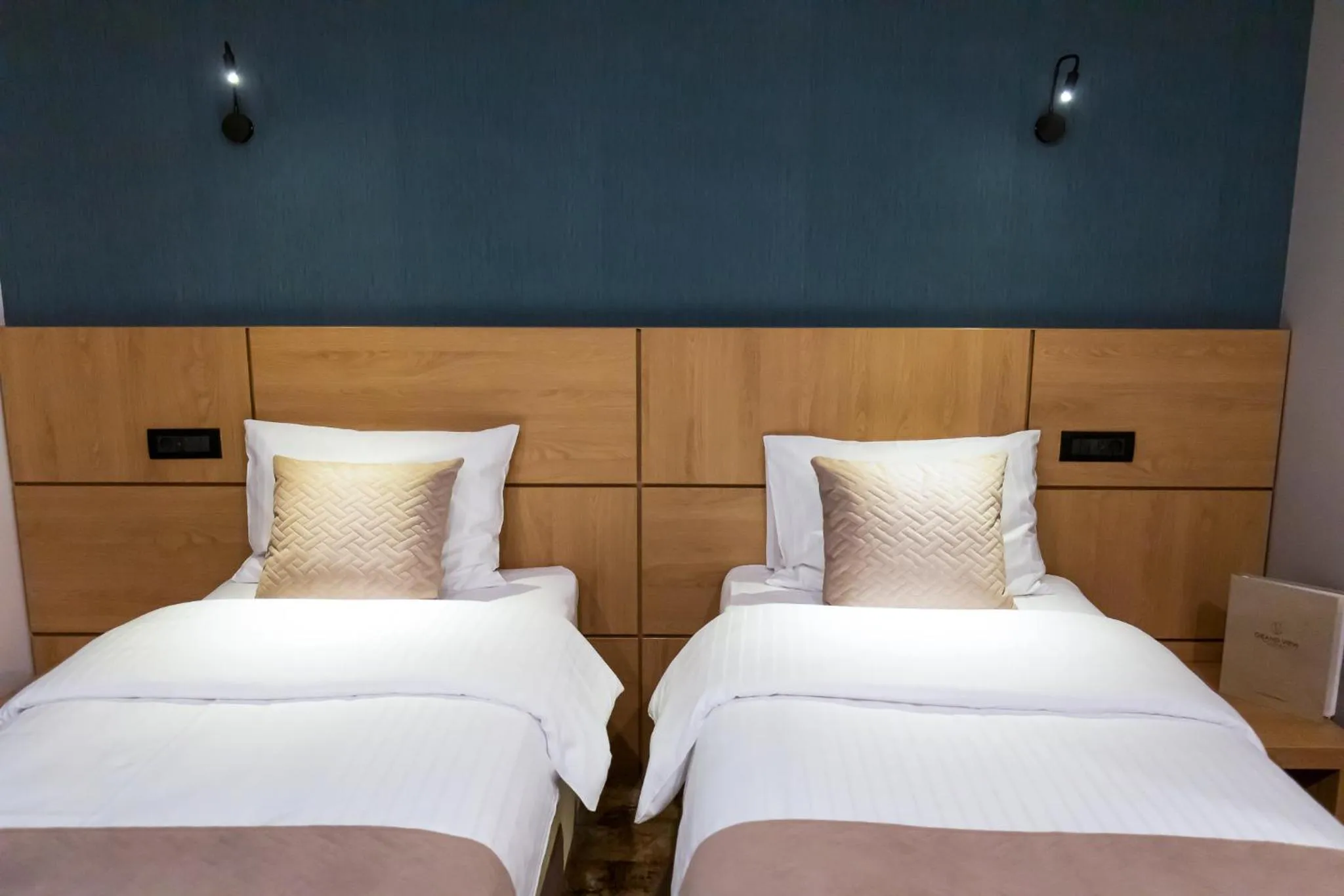 Bed in GRAND VIEW Hotel & Suites Copou