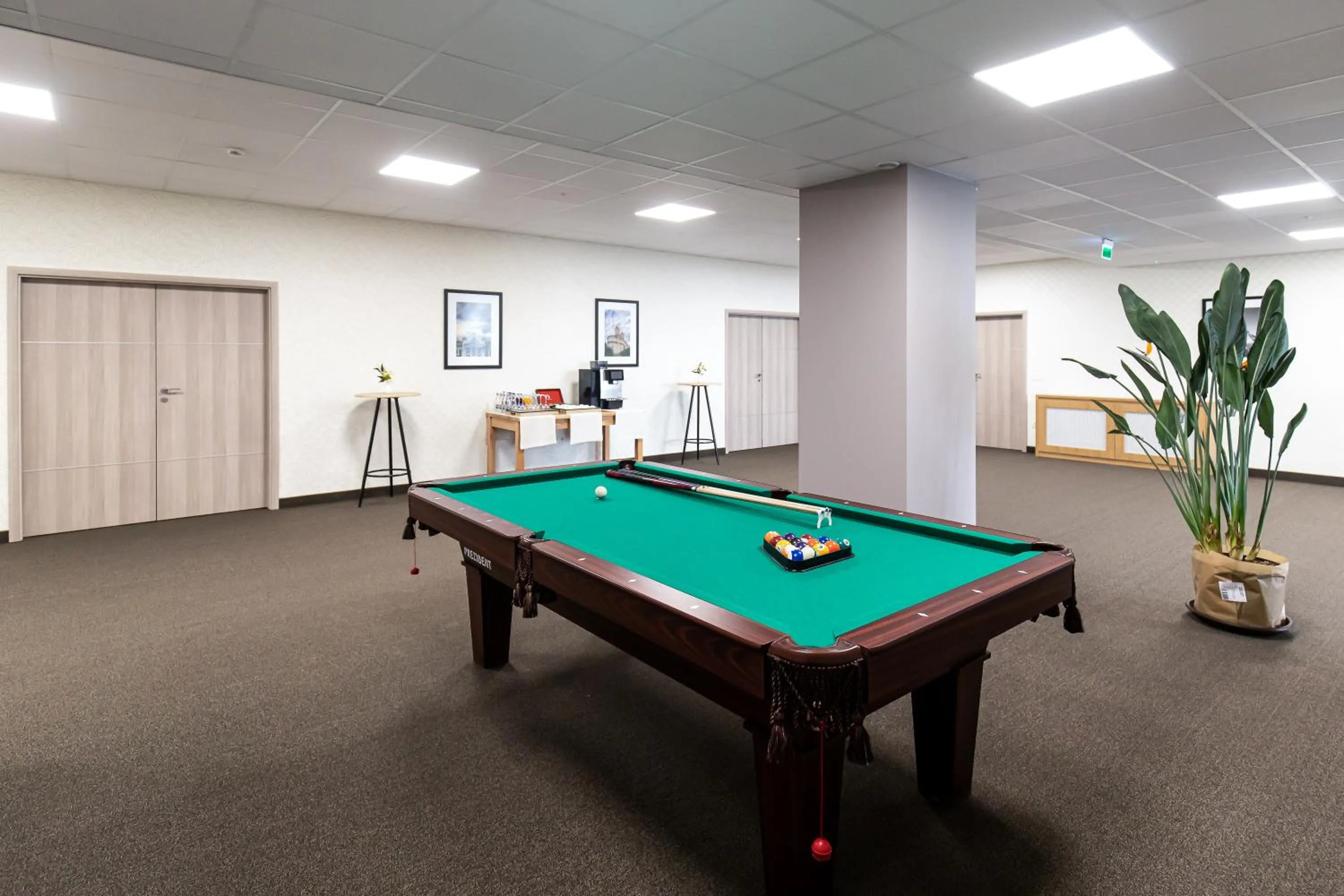 Billiard in GRAND VIEW Hotel & Suites Copou