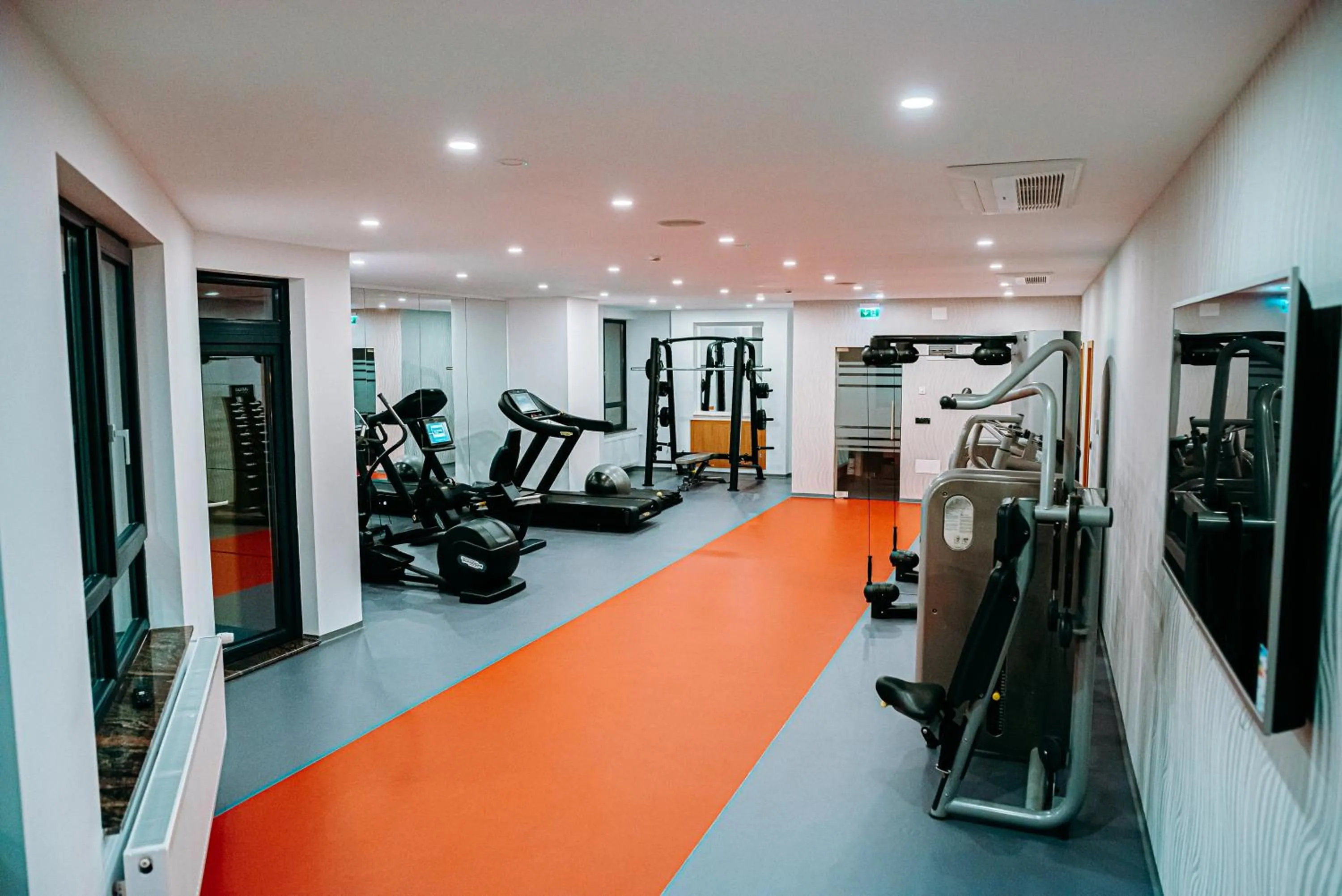 Fitness centre/facilities in GRAND VIEW Hotel & Suites Copou