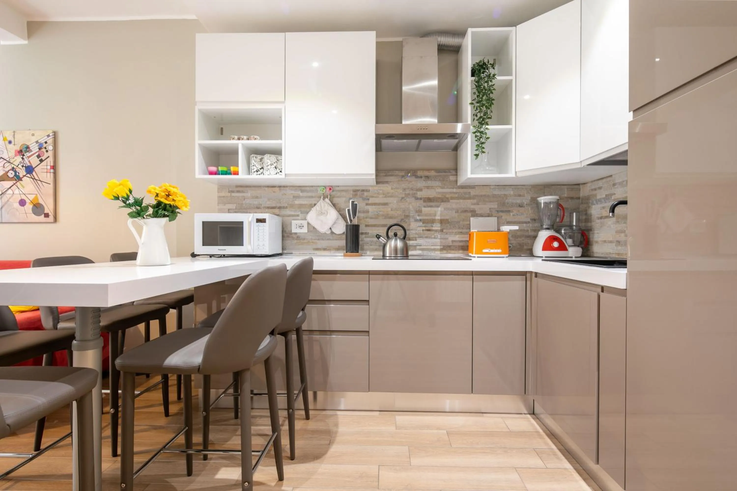 Kitchen or kitchenette in Pepi Modern by Mmega