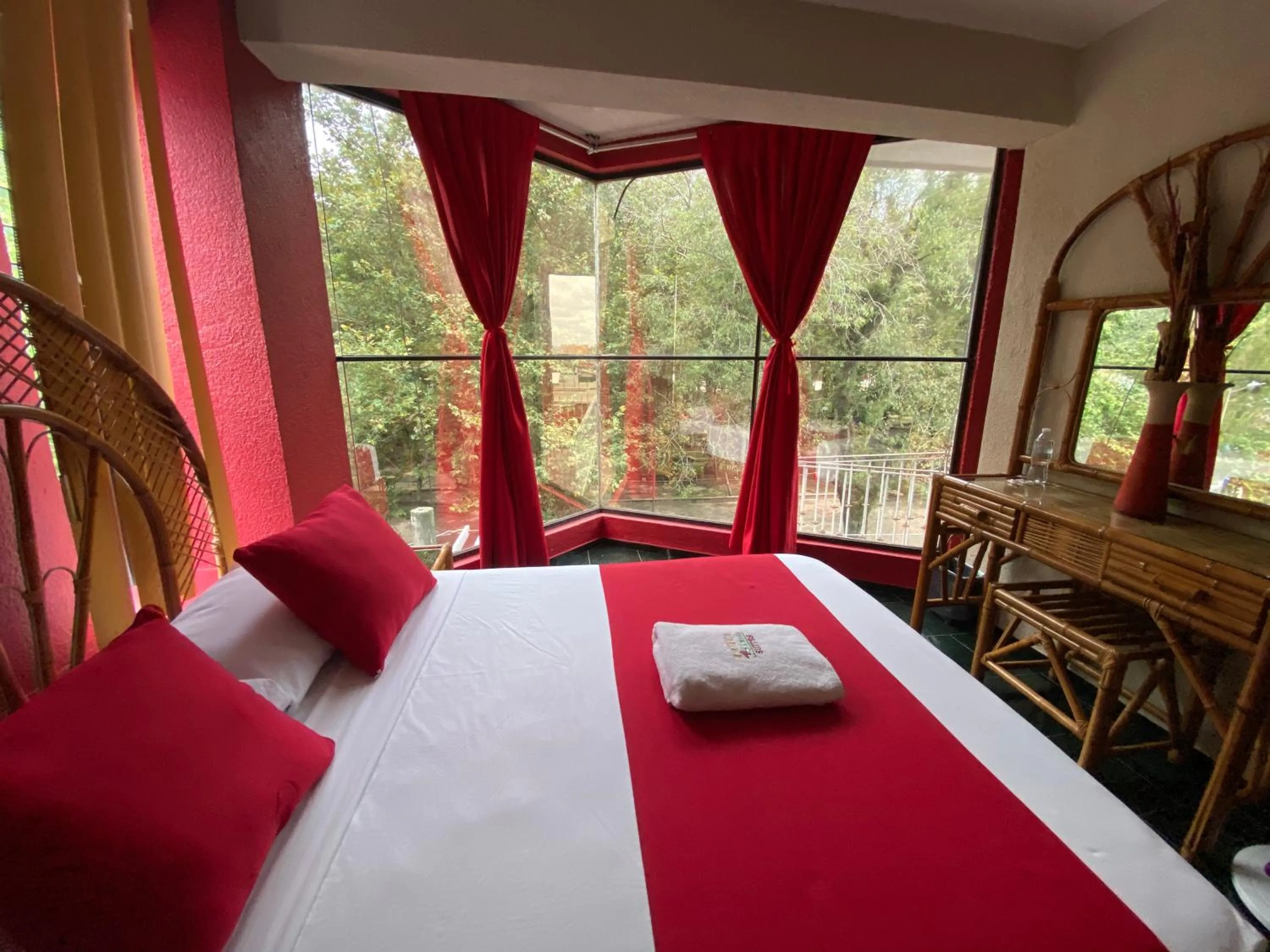 Bed in Hotel Alameda