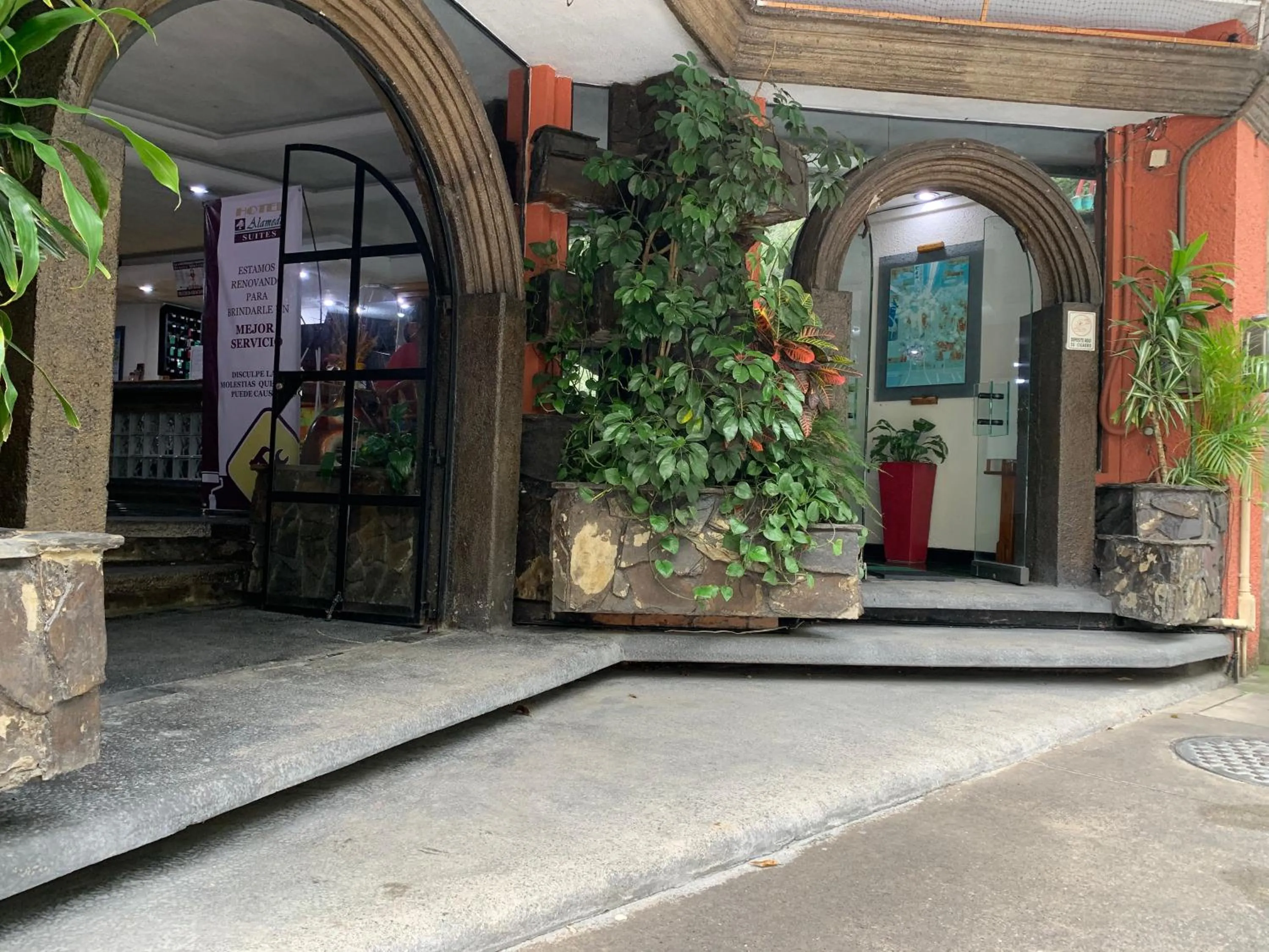 Property building in Hotel Alameda