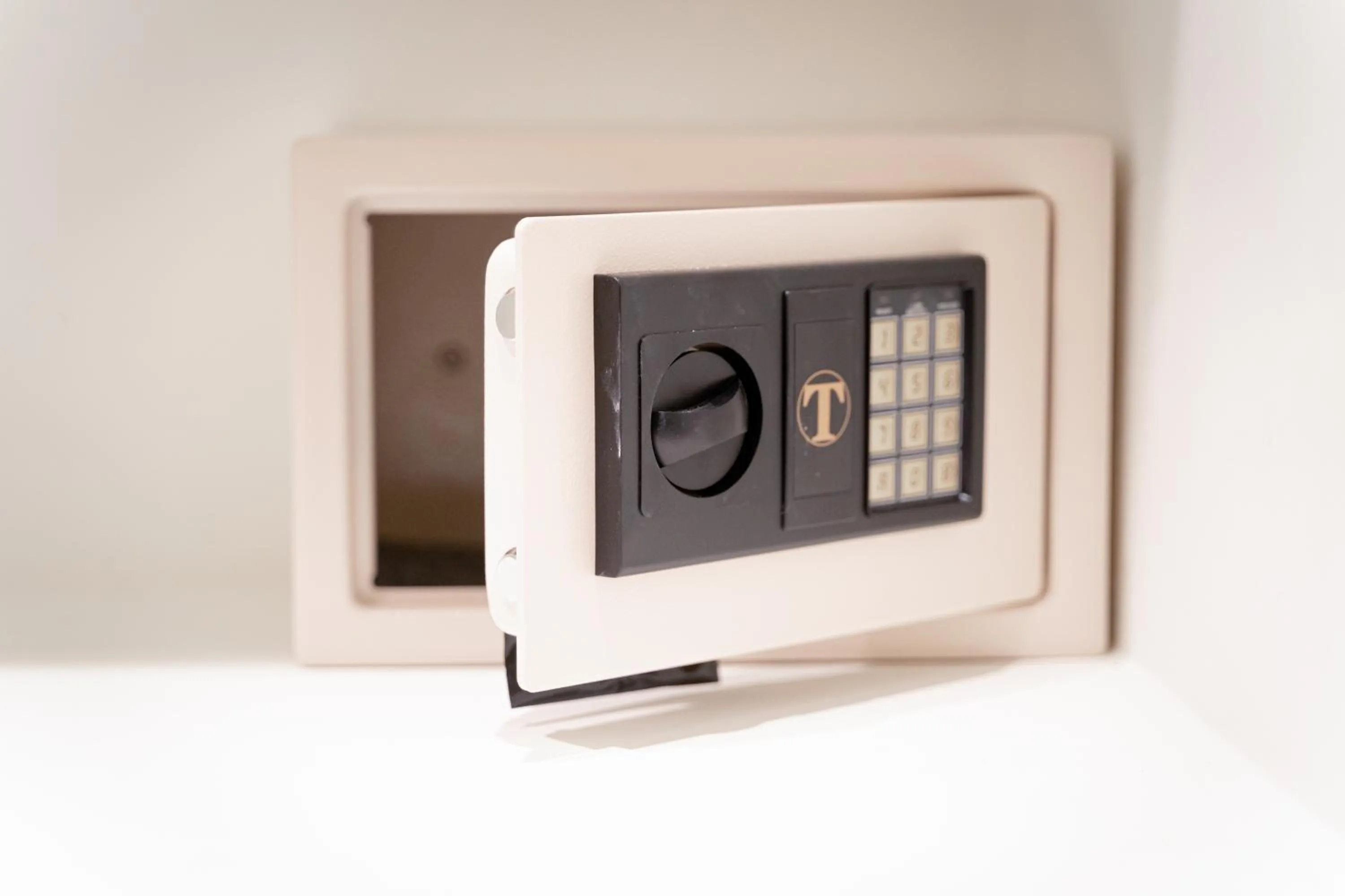 safe in SIGNORIA '64