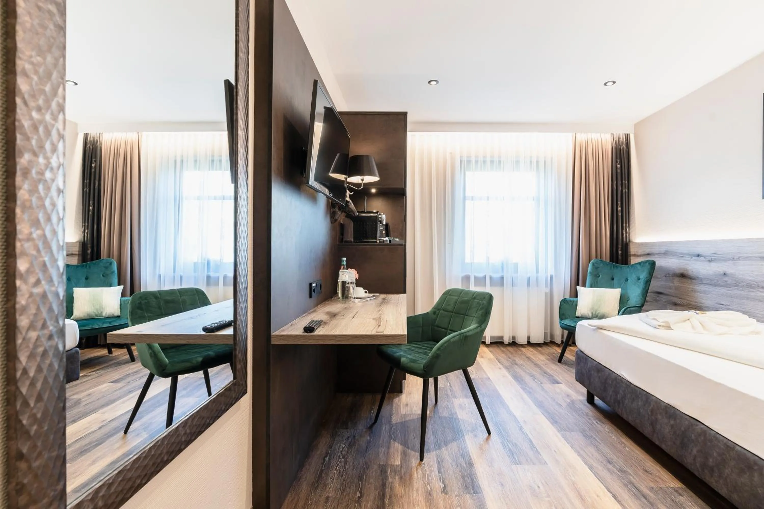 Photo of the whole room, Bed in Hotel Demas München-Unterhaching