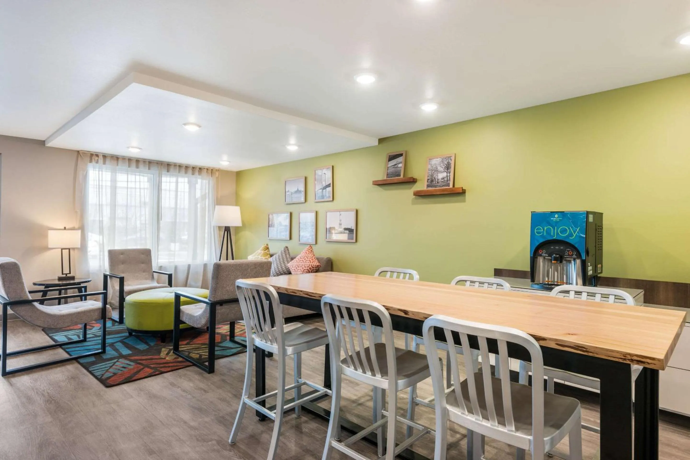 Lobby or reception in WoodSpring Suites Linden