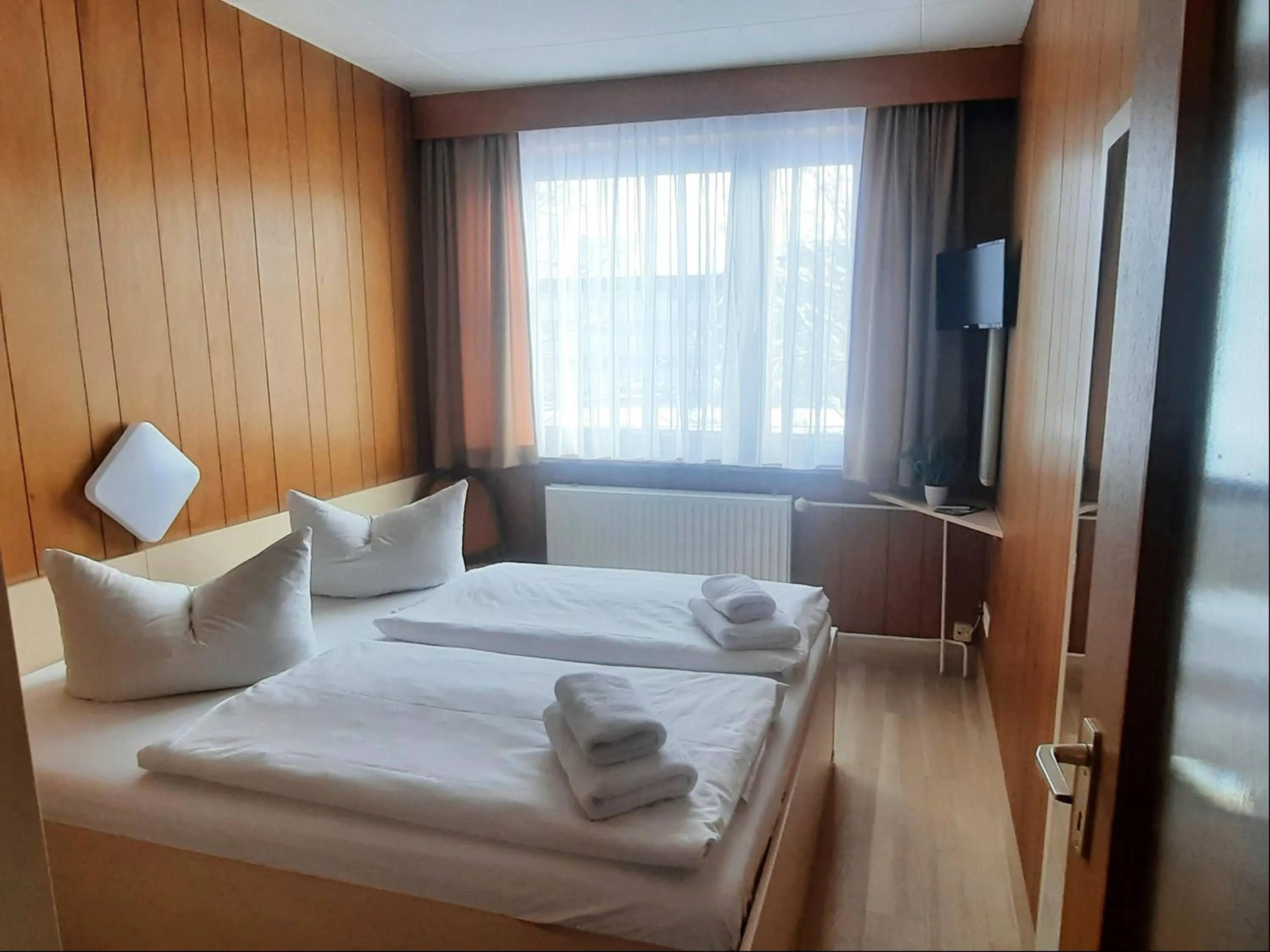 Photo of the whole room, Bed in Central-Hotel Tegel