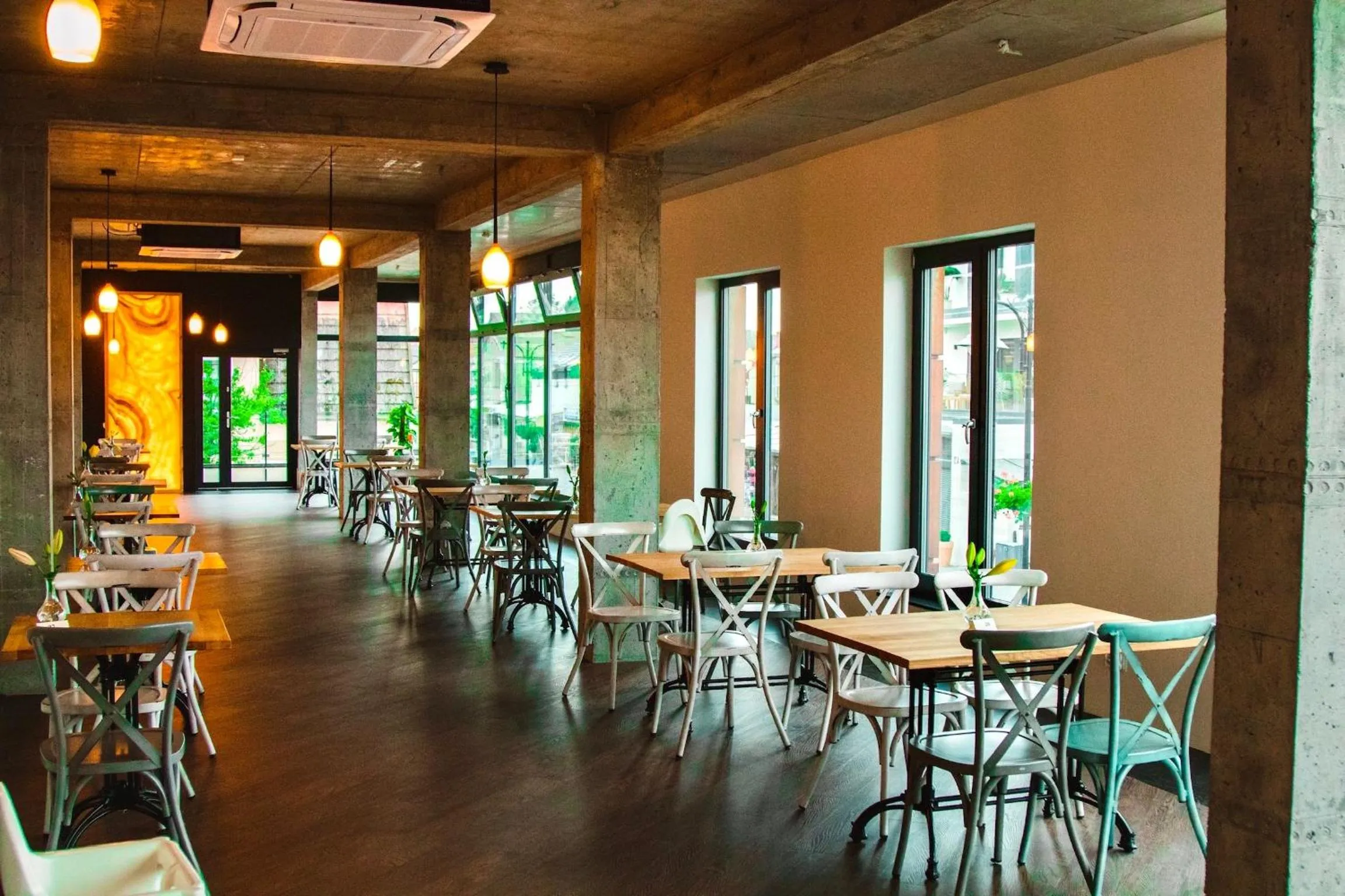 Restaurant/places to eat in AMBER PORT