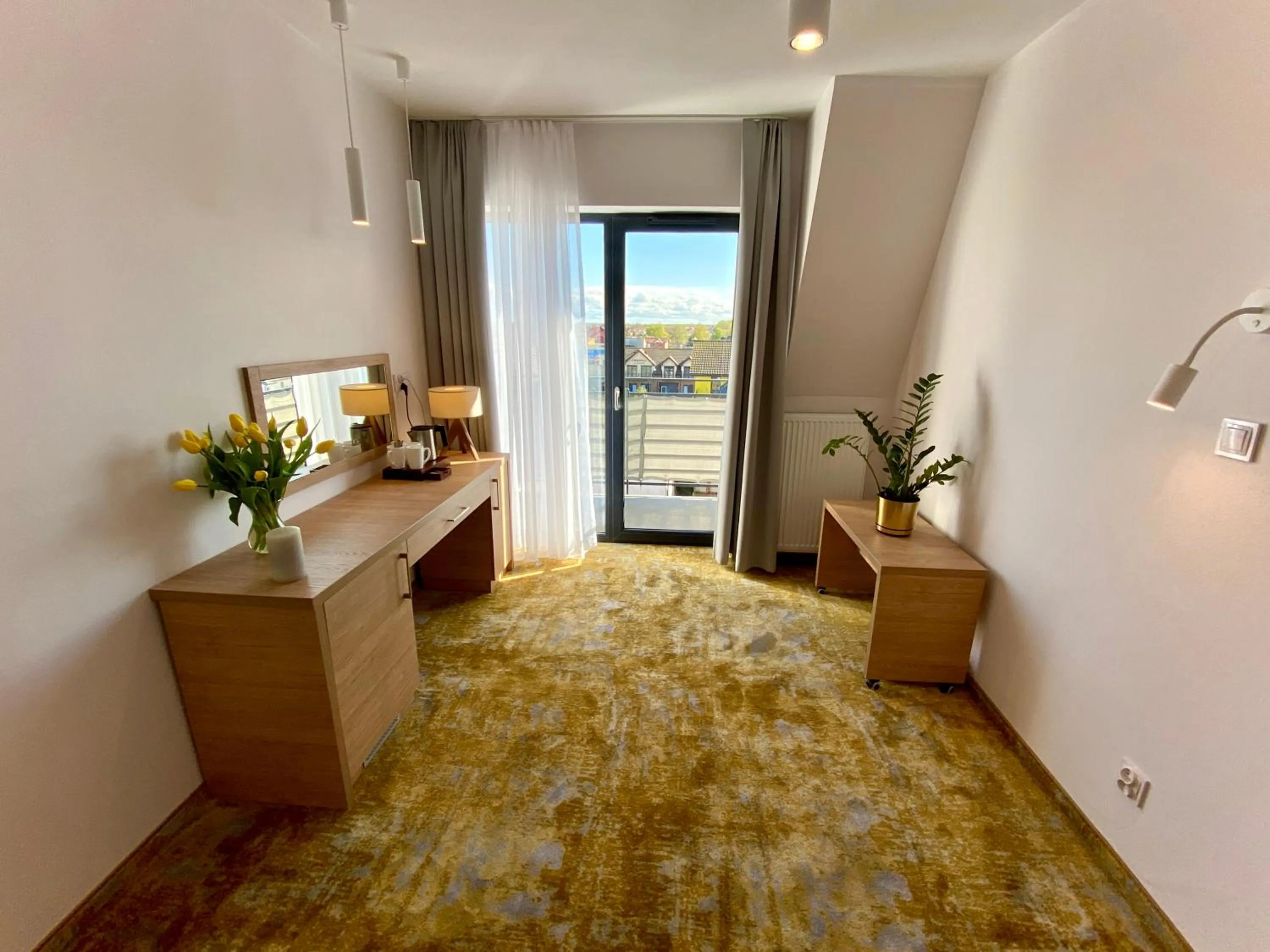 Photo of the whole room in AMBER PORT