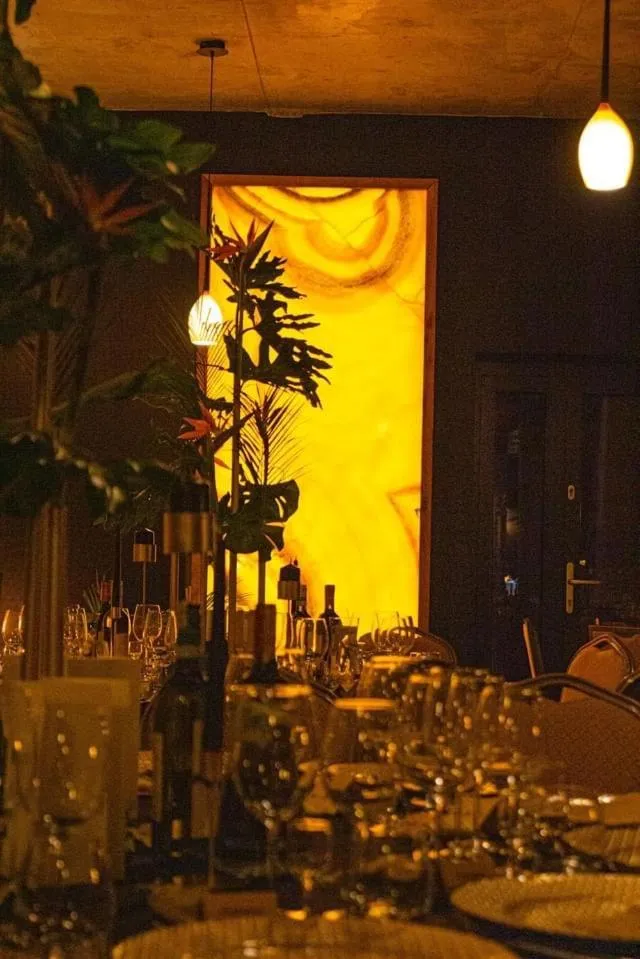 Restaurant/places to eat in AMBER PORT