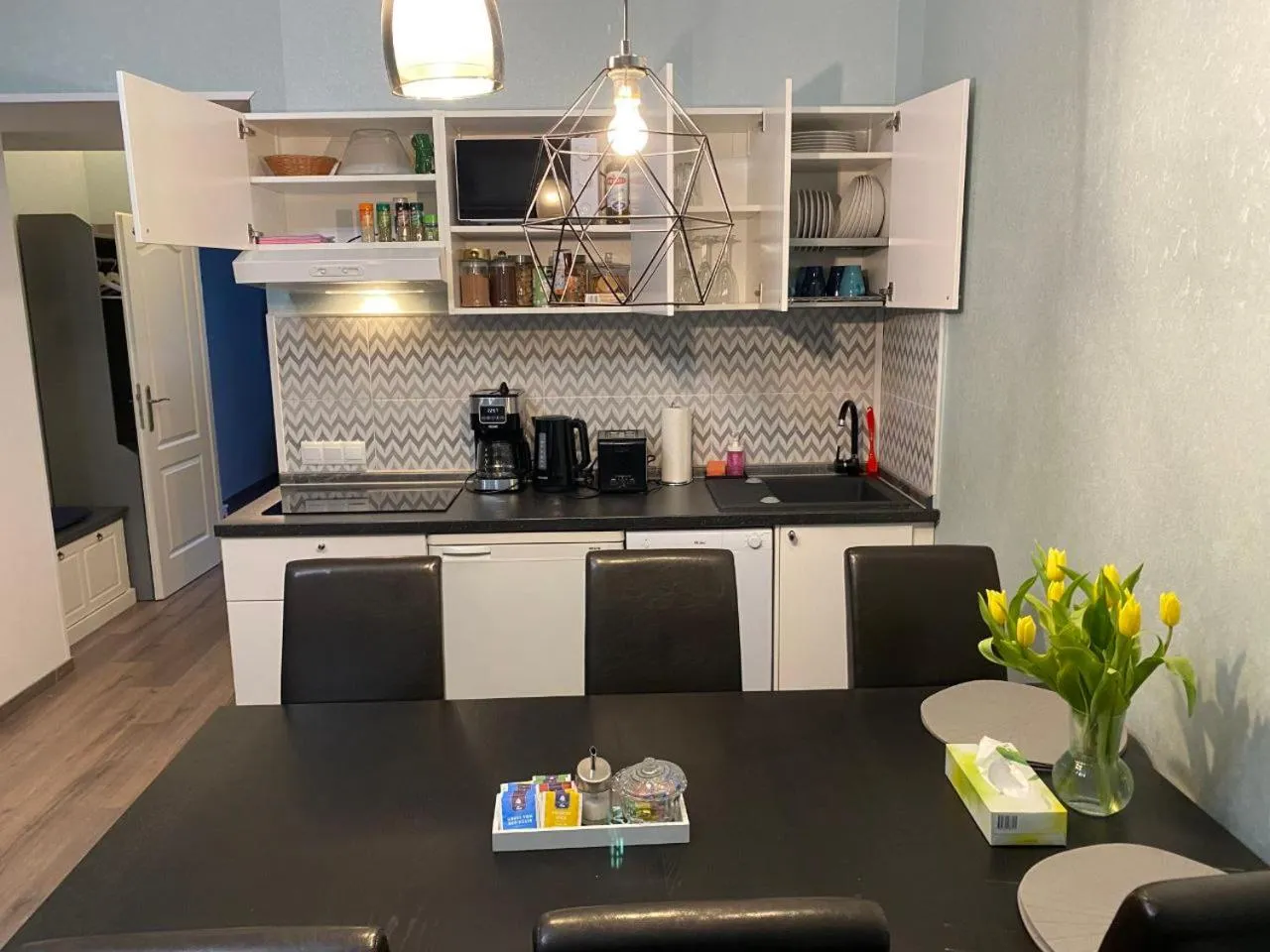 Coffee/tea facilities in K&S Apartments