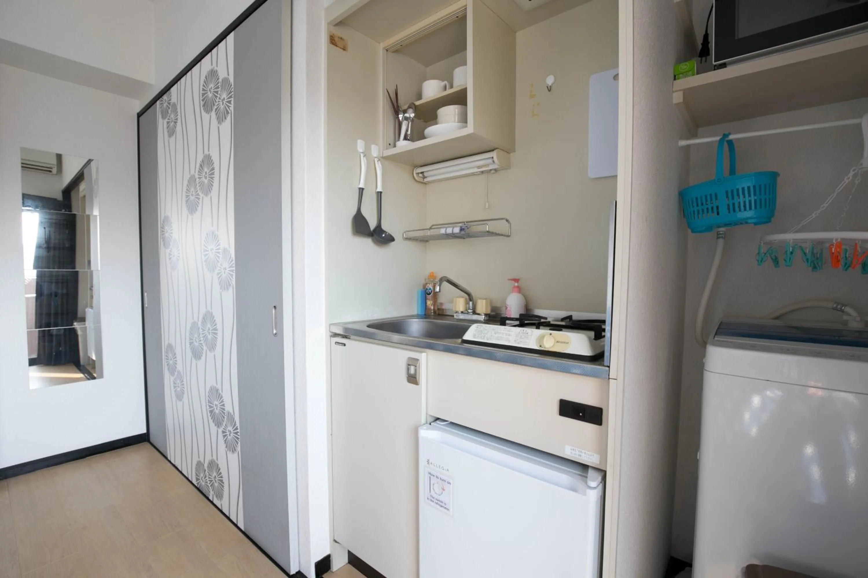 Kitchen or kitchenette in SUMIYOSHI APARTMENT Hotel 住吉アパートメントホテル