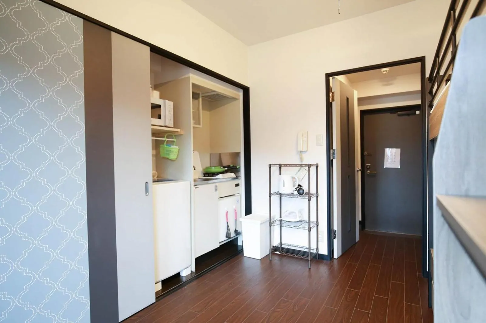 Kitchen or kitchenette in SUMIYOSHI APARTMENT Hotel 住吉アパートメントホテル