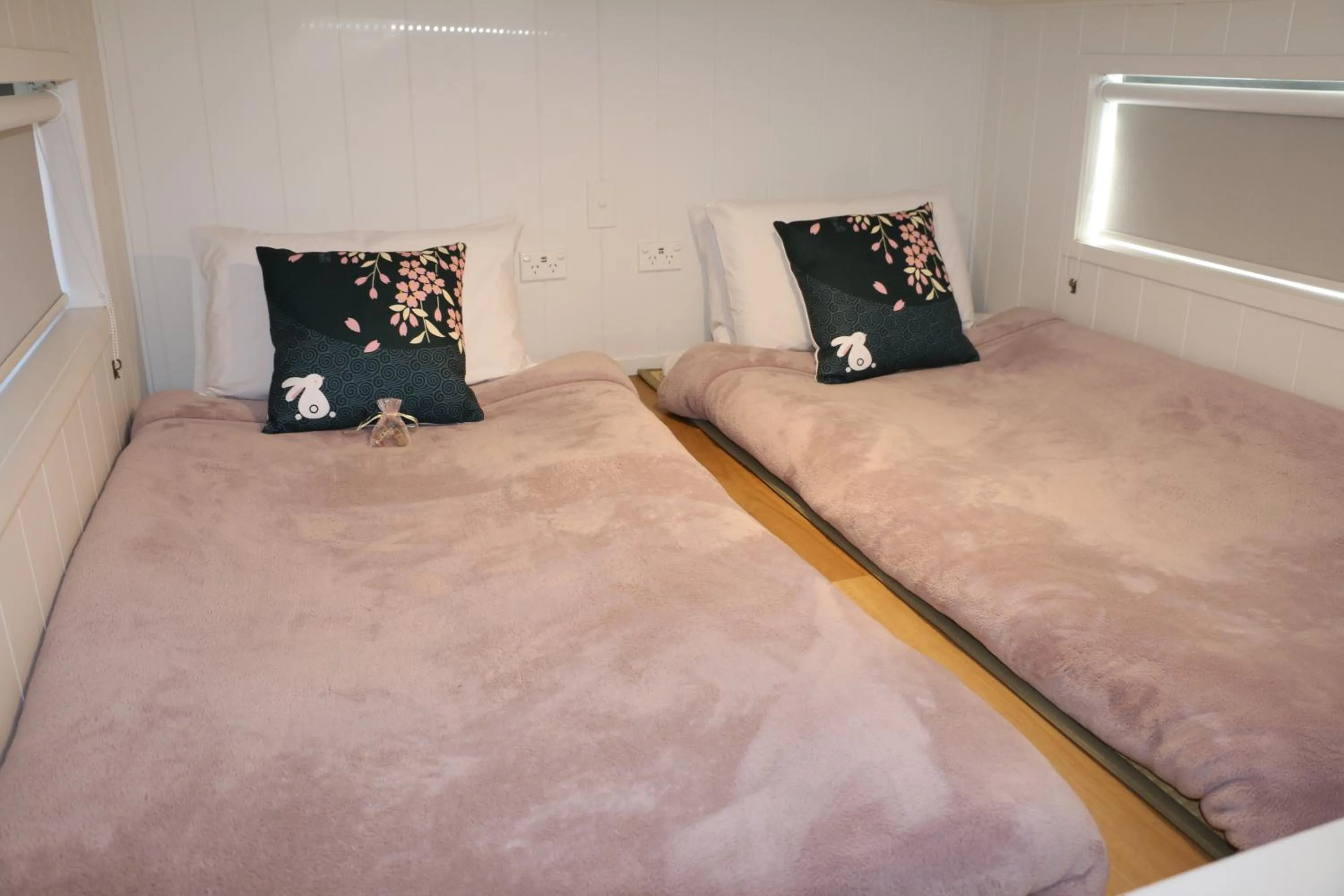 Bedroom, Bed in The Pink Lake Tiny House - 'Sakura'