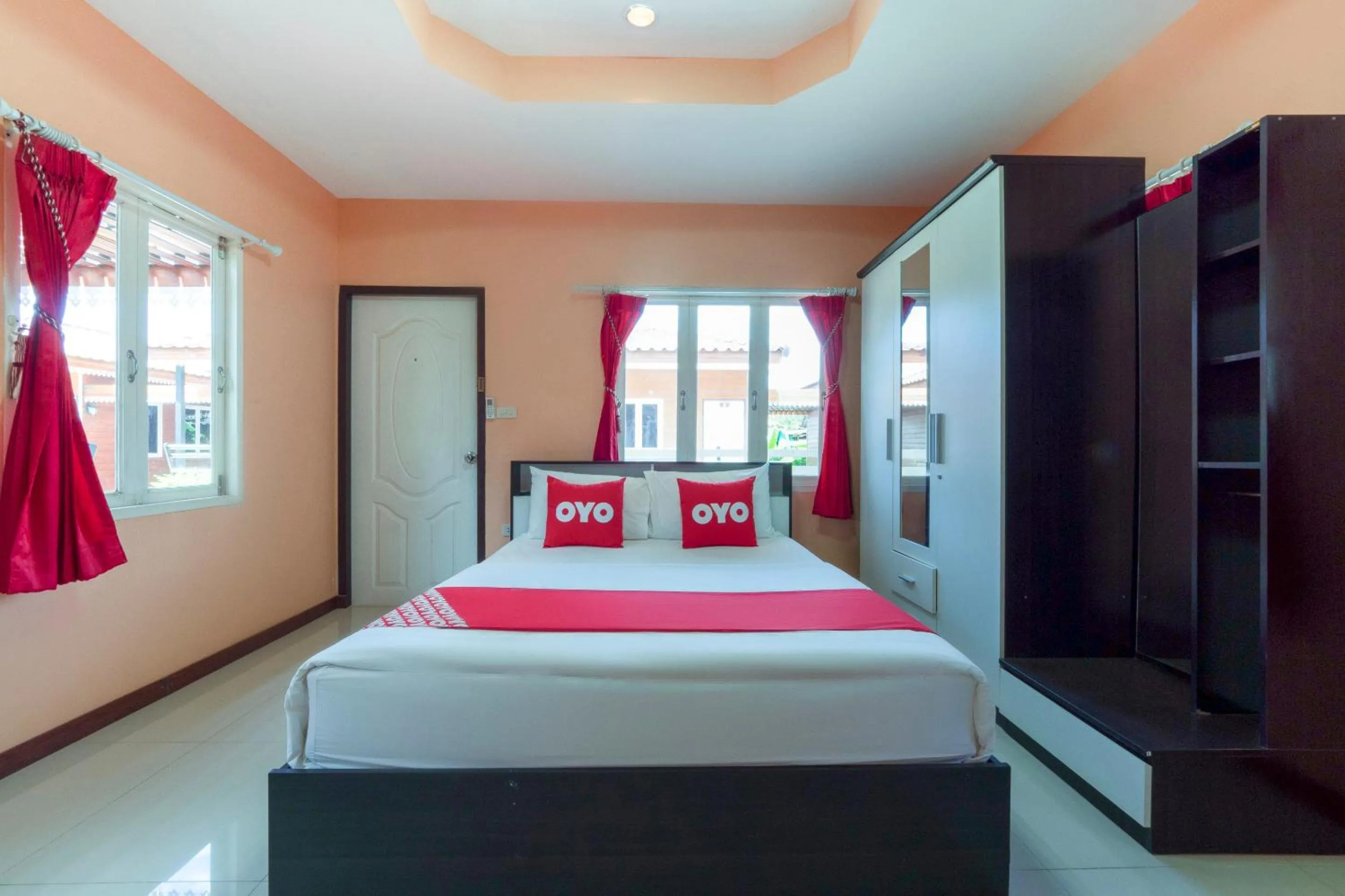 Bedroom, Bed in OYO 1166 Train Way Resort