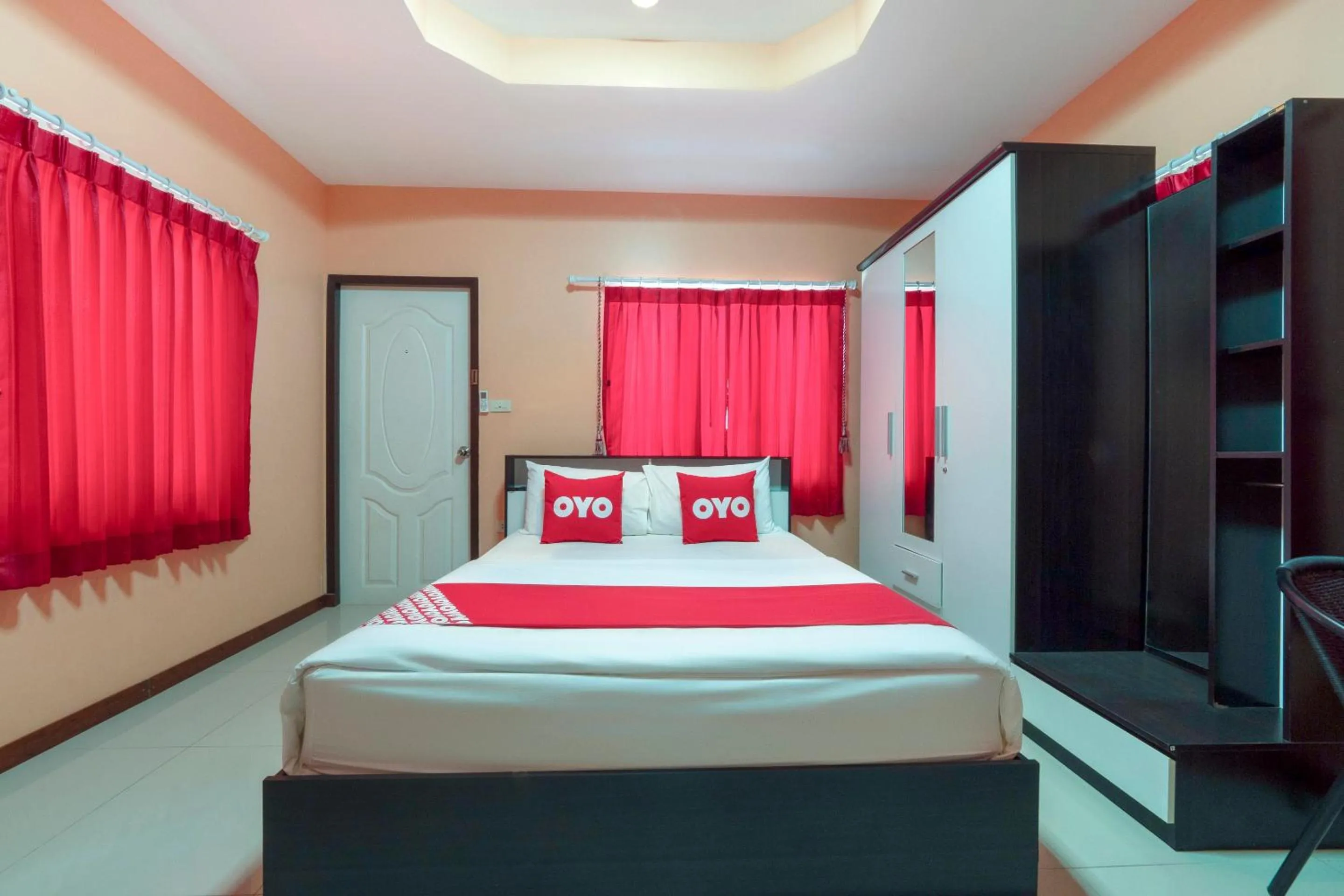 Bedroom, Bed in OYO 1166 Train Way Resort