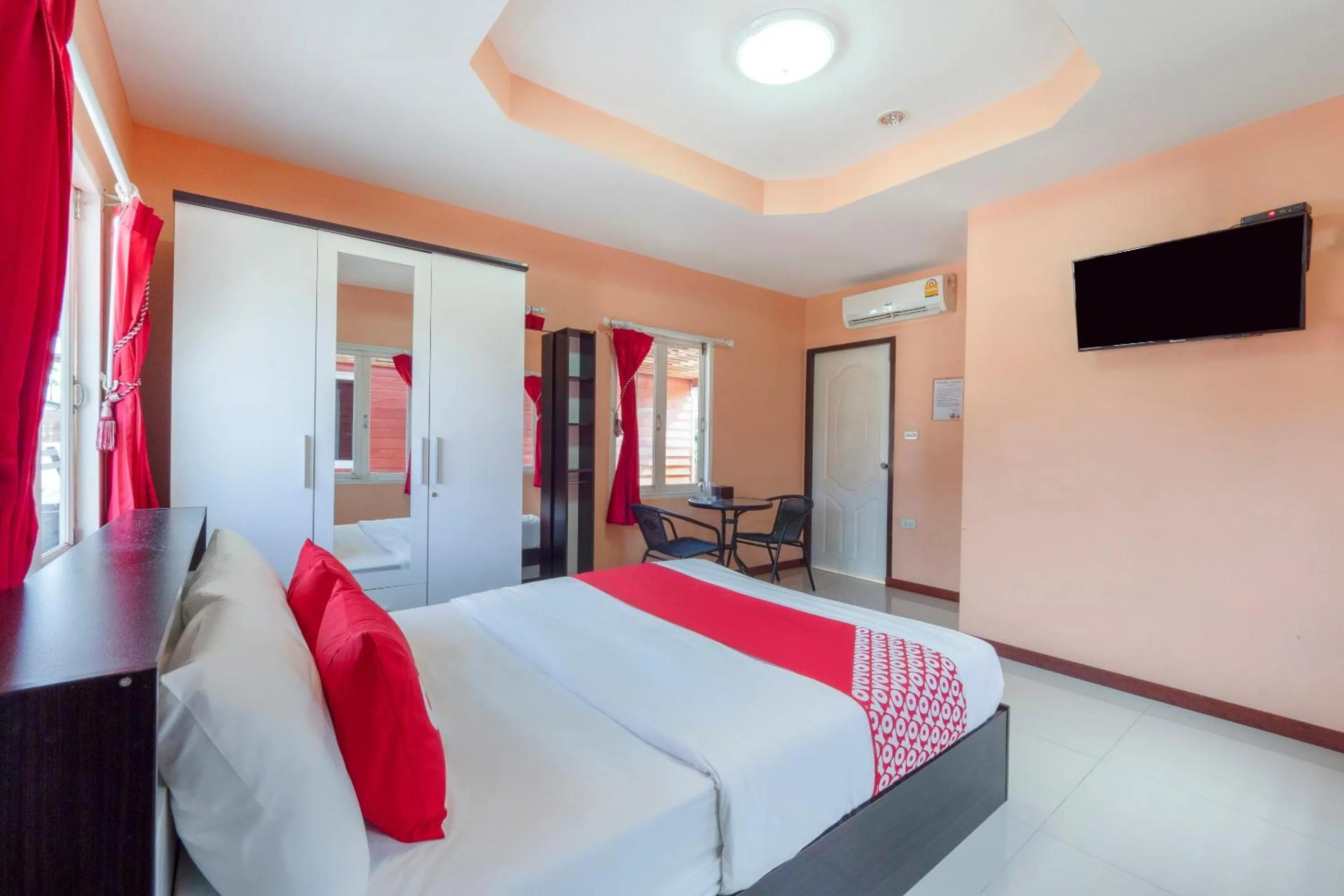 Bedroom, Bed in OYO 1166 Train Way Resort