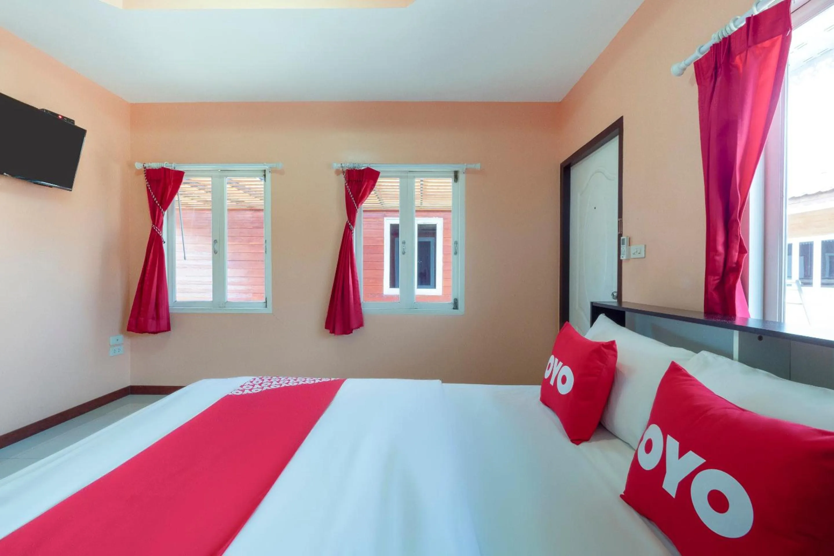 Bedroom, Bed in OYO 1166 Train Way Resort