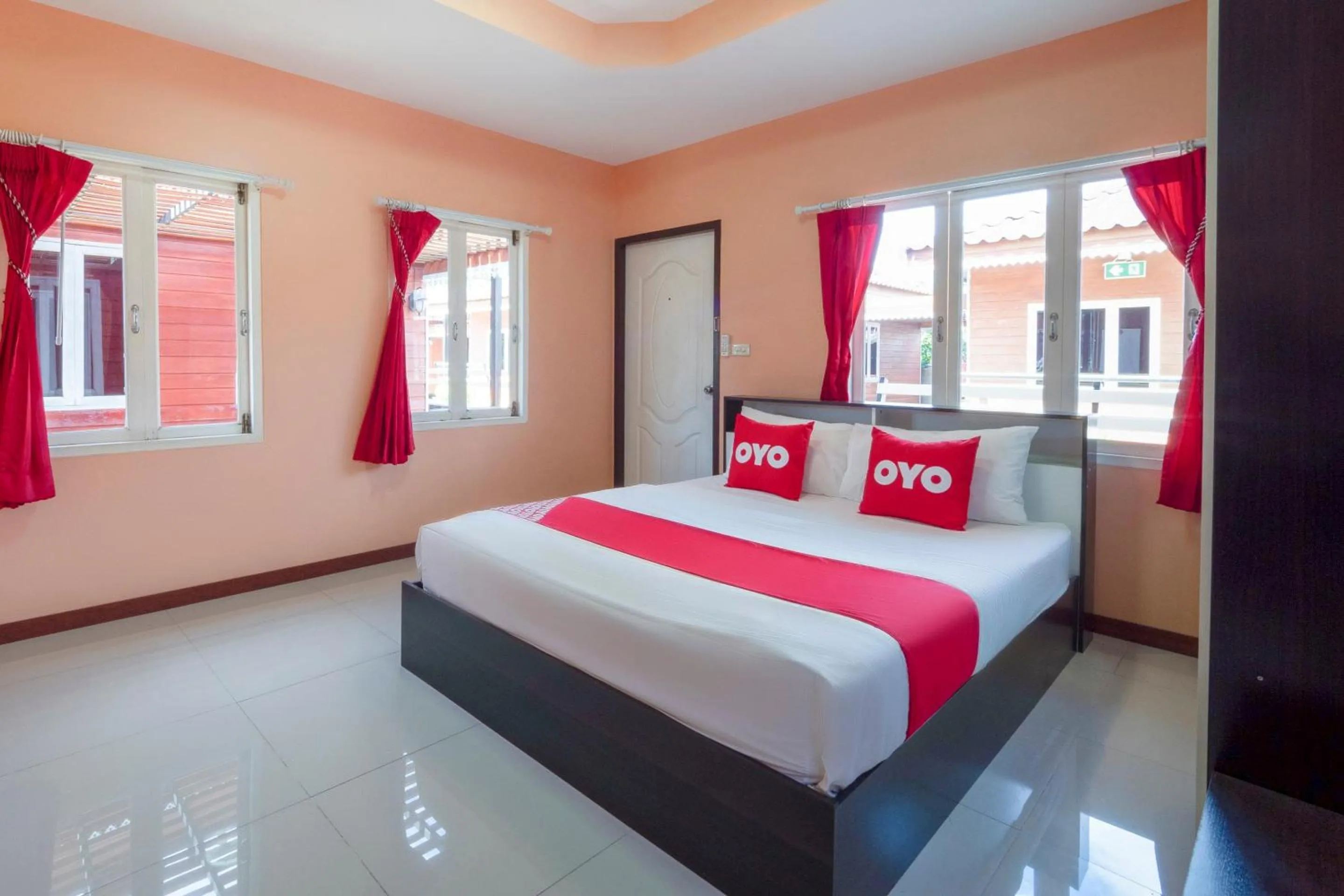 Bedroom, Bed in OYO 1166 Train Way Resort