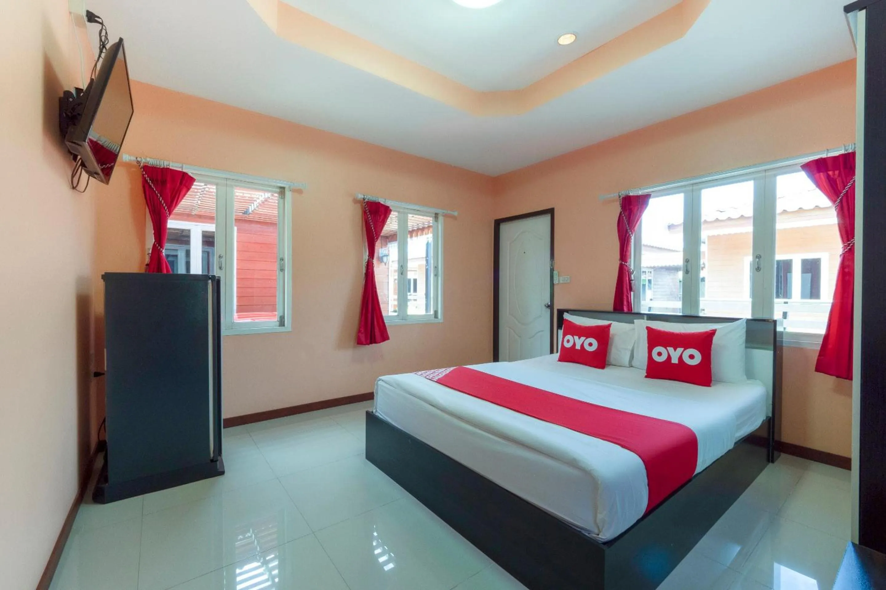 Bedroom, Bed in OYO 1166 Train Way Resort