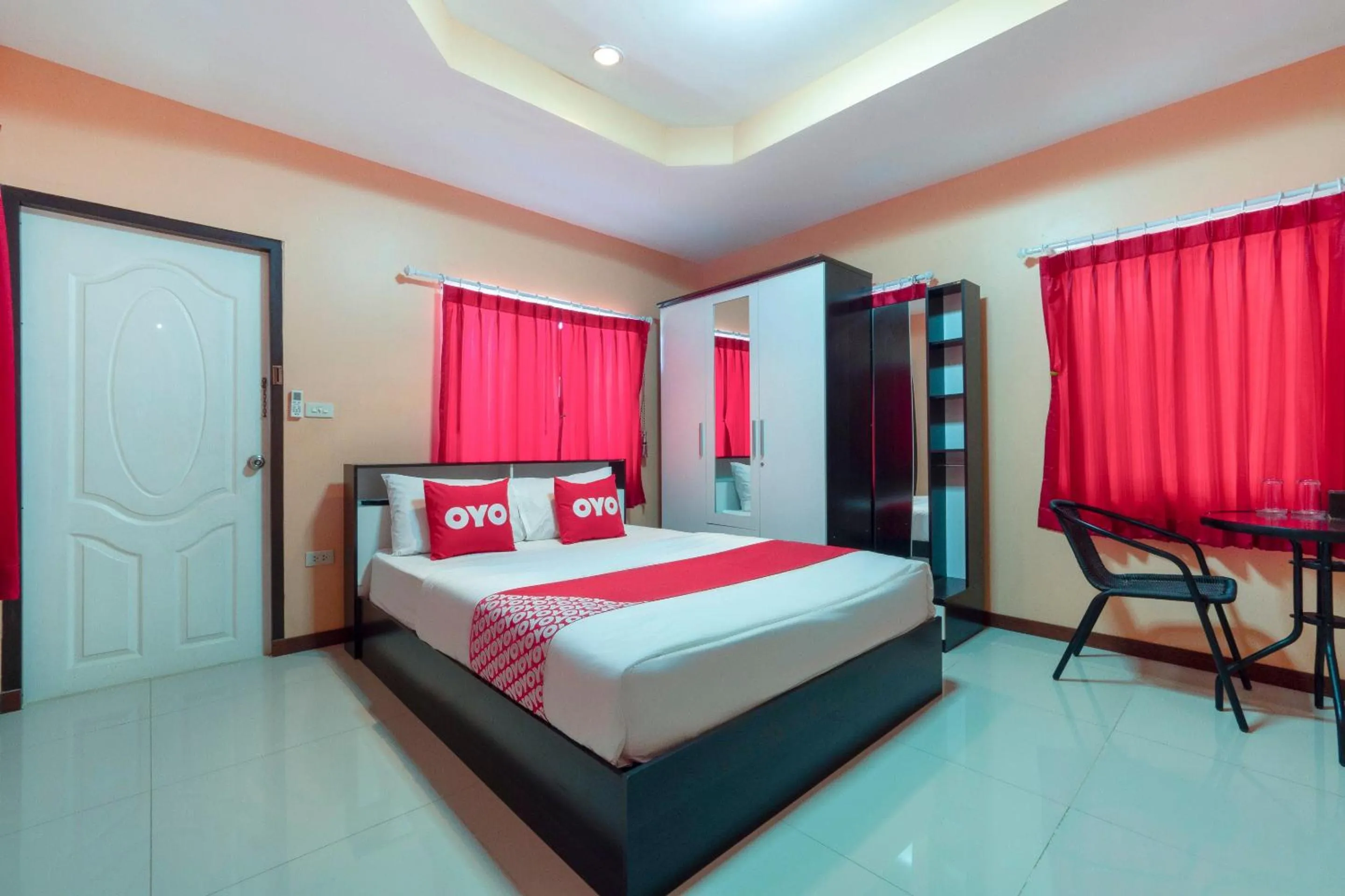 Bedroom, Bed in OYO 1166 Train Way Resort