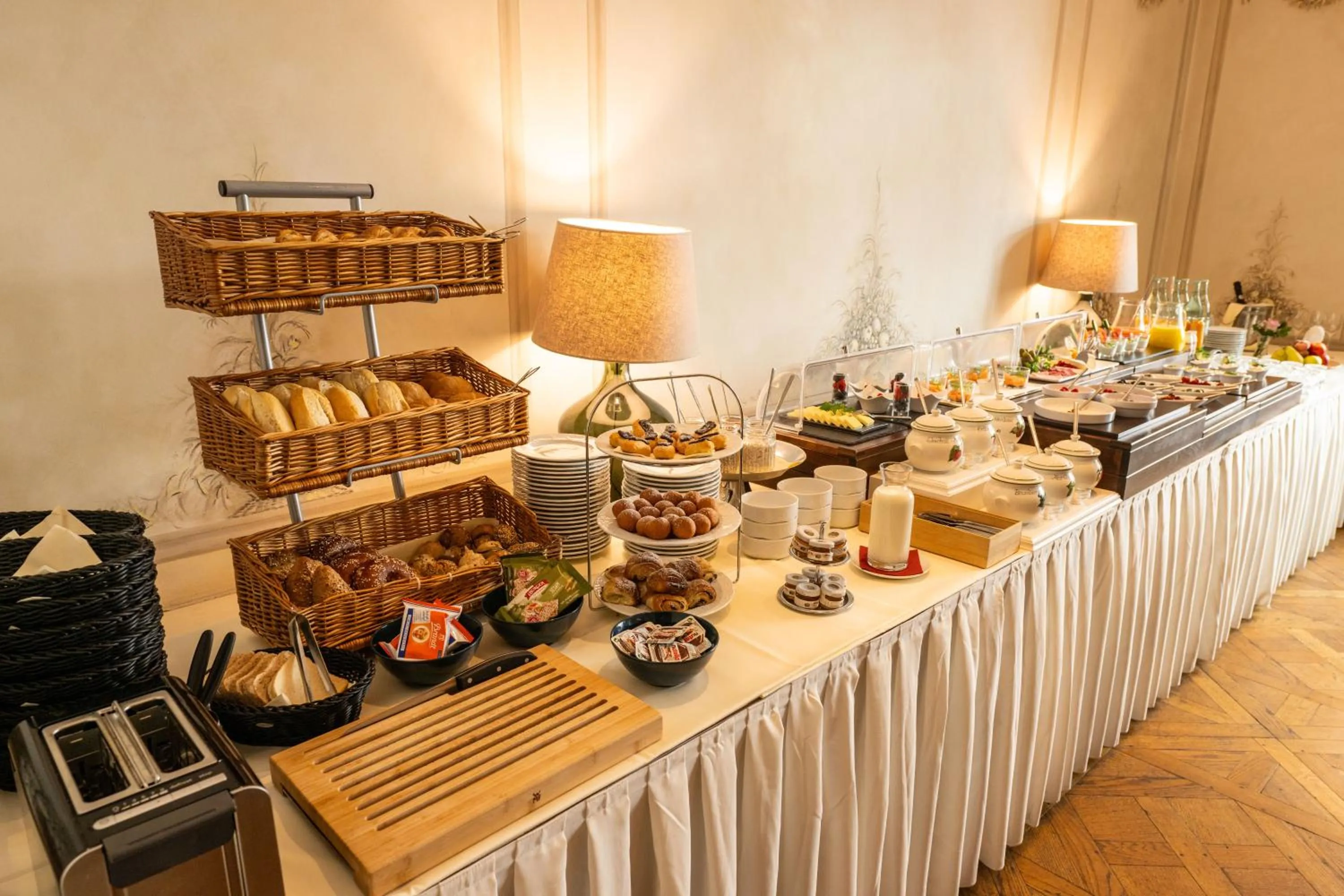 Breakfast in Louisa's Place