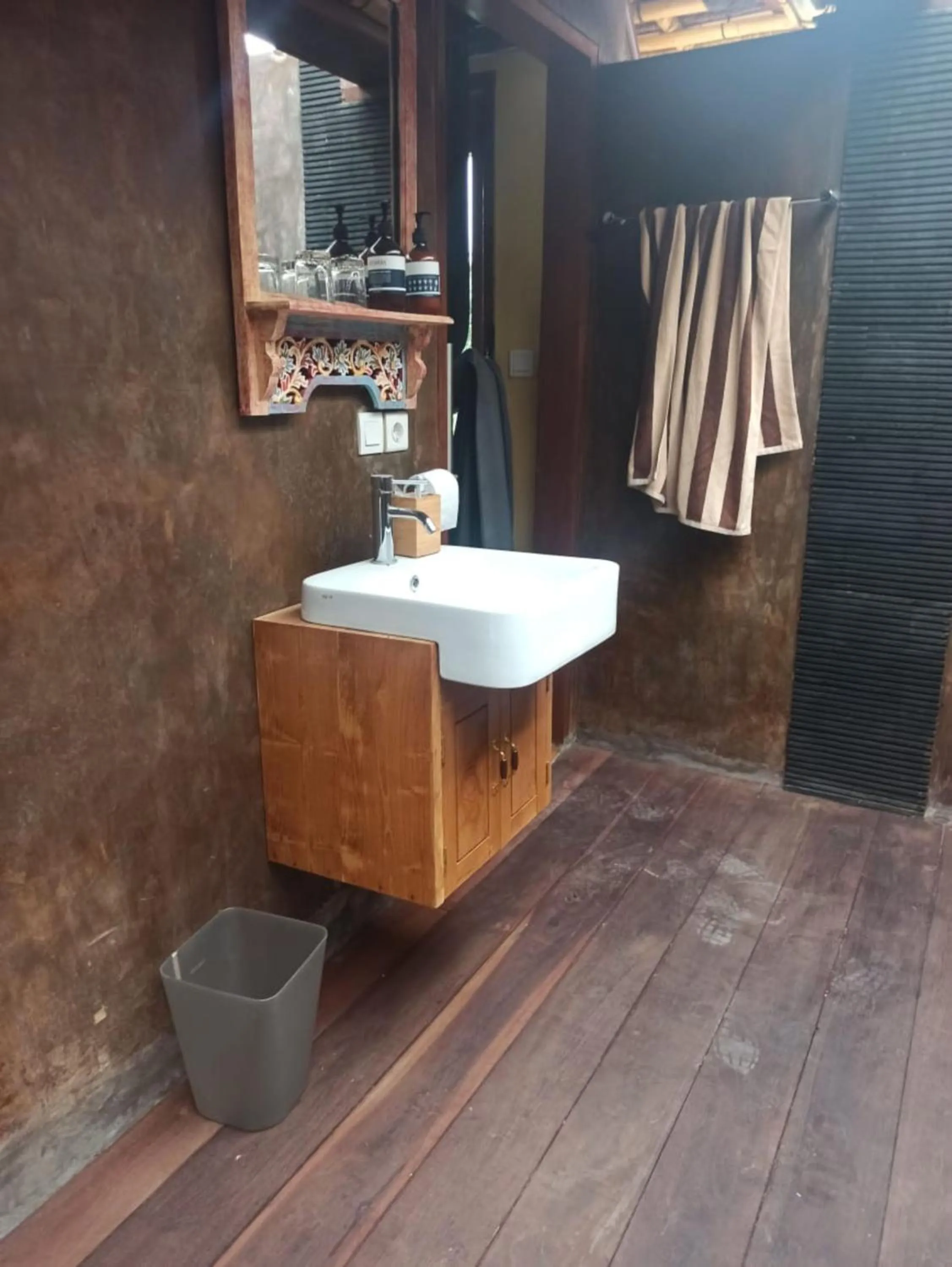 Property building in Batu Agung Laplapan