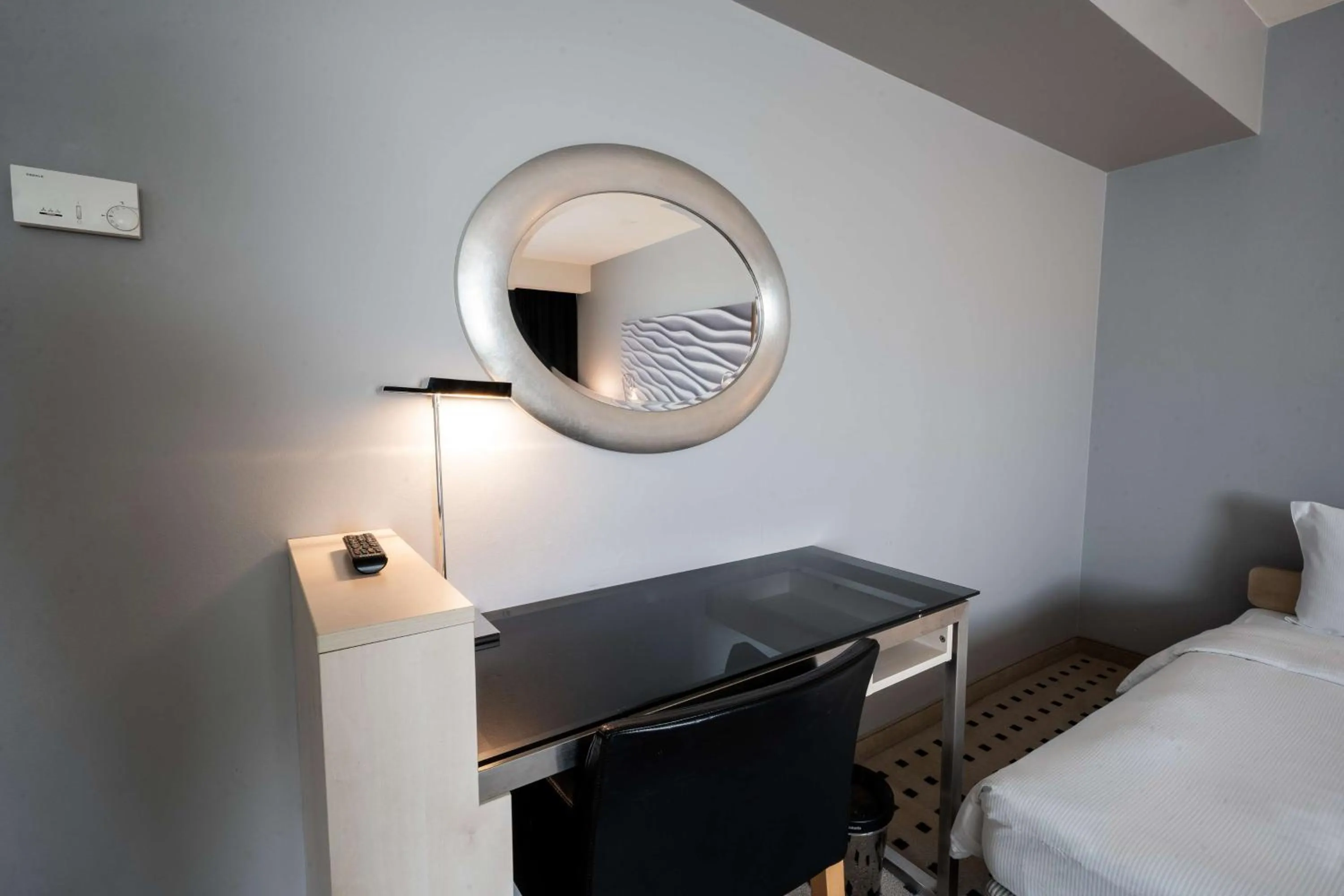 Bedroom, Bed in Radisson Blu Conference Hotel, Düsseldorf