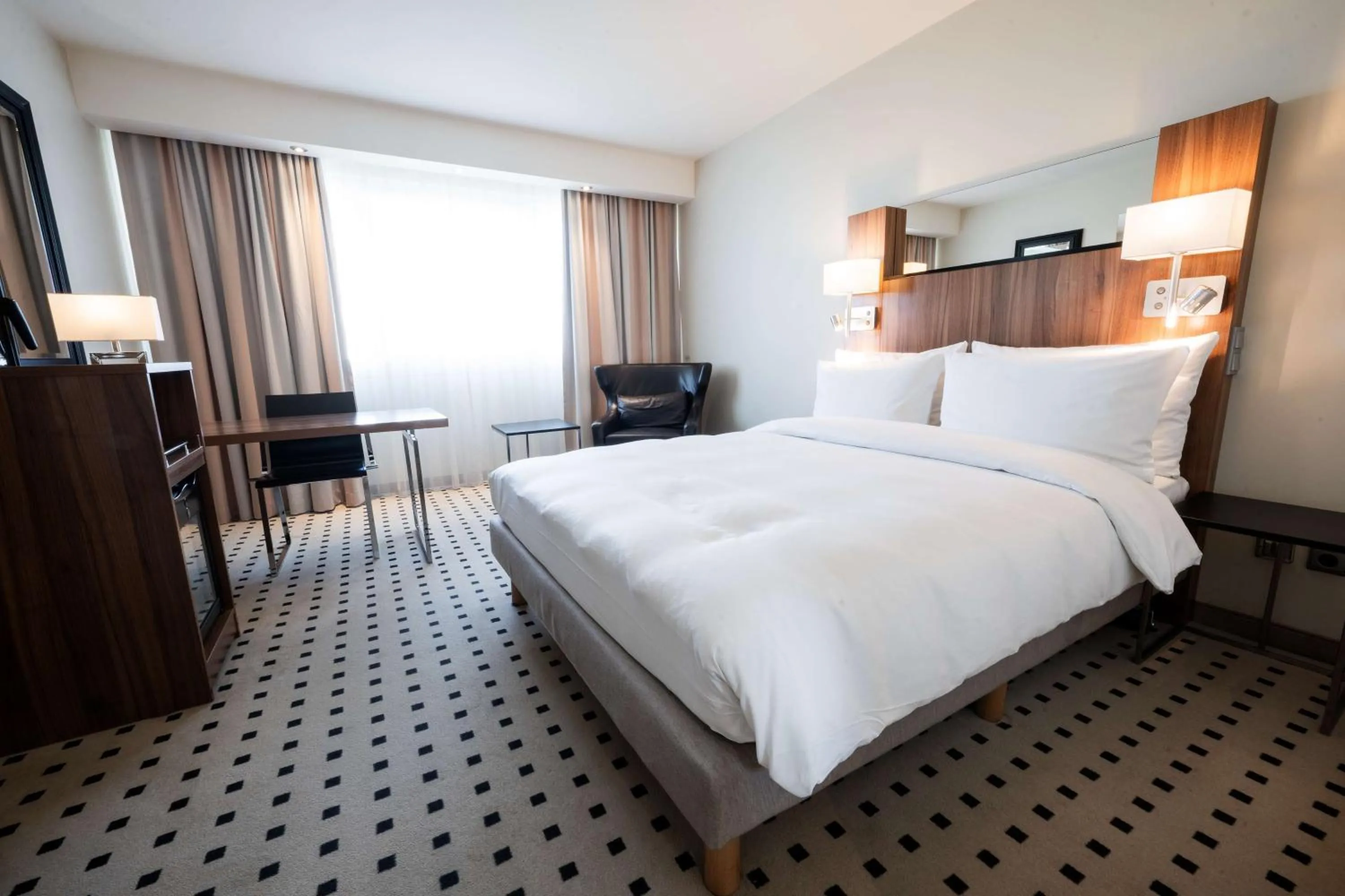 Bedroom, Bed in Radisson Blu Conference Hotel, Düsseldorf