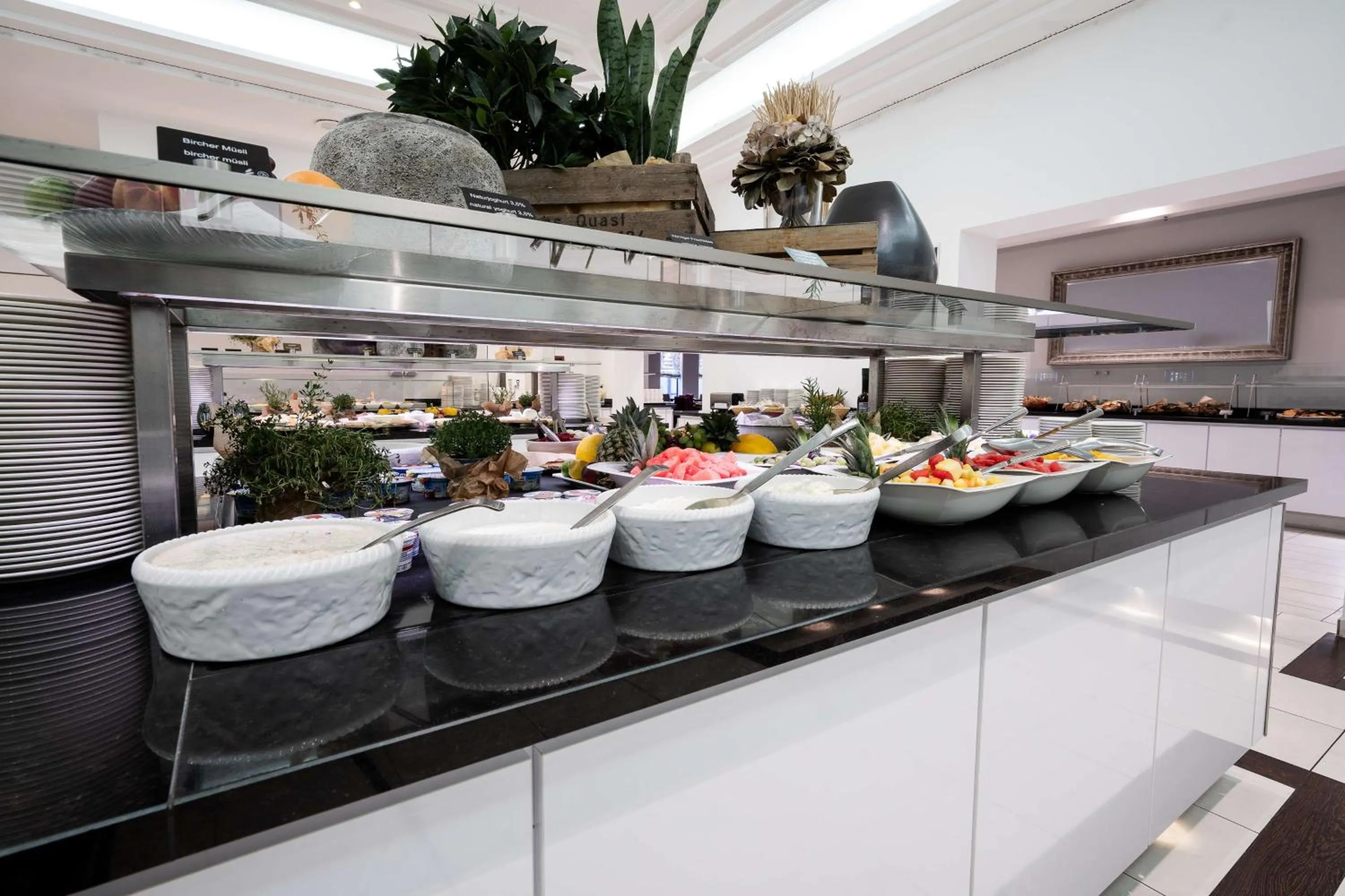 Breakfast in Radisson Blu Conference Hotel, Düsseldorf