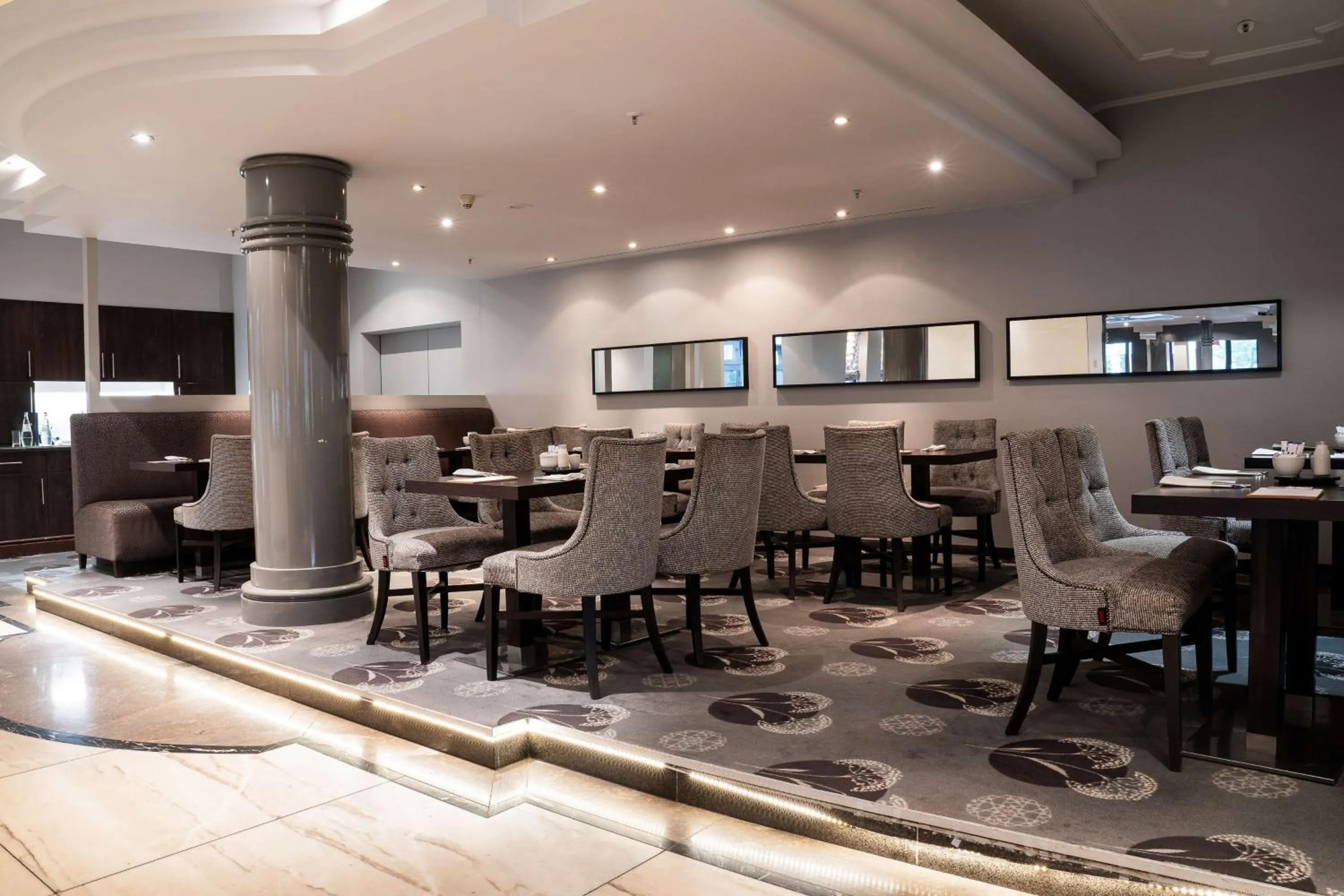 Restaurant/places to eat in Radisson Blu Conference Hotel, Düsseldorf