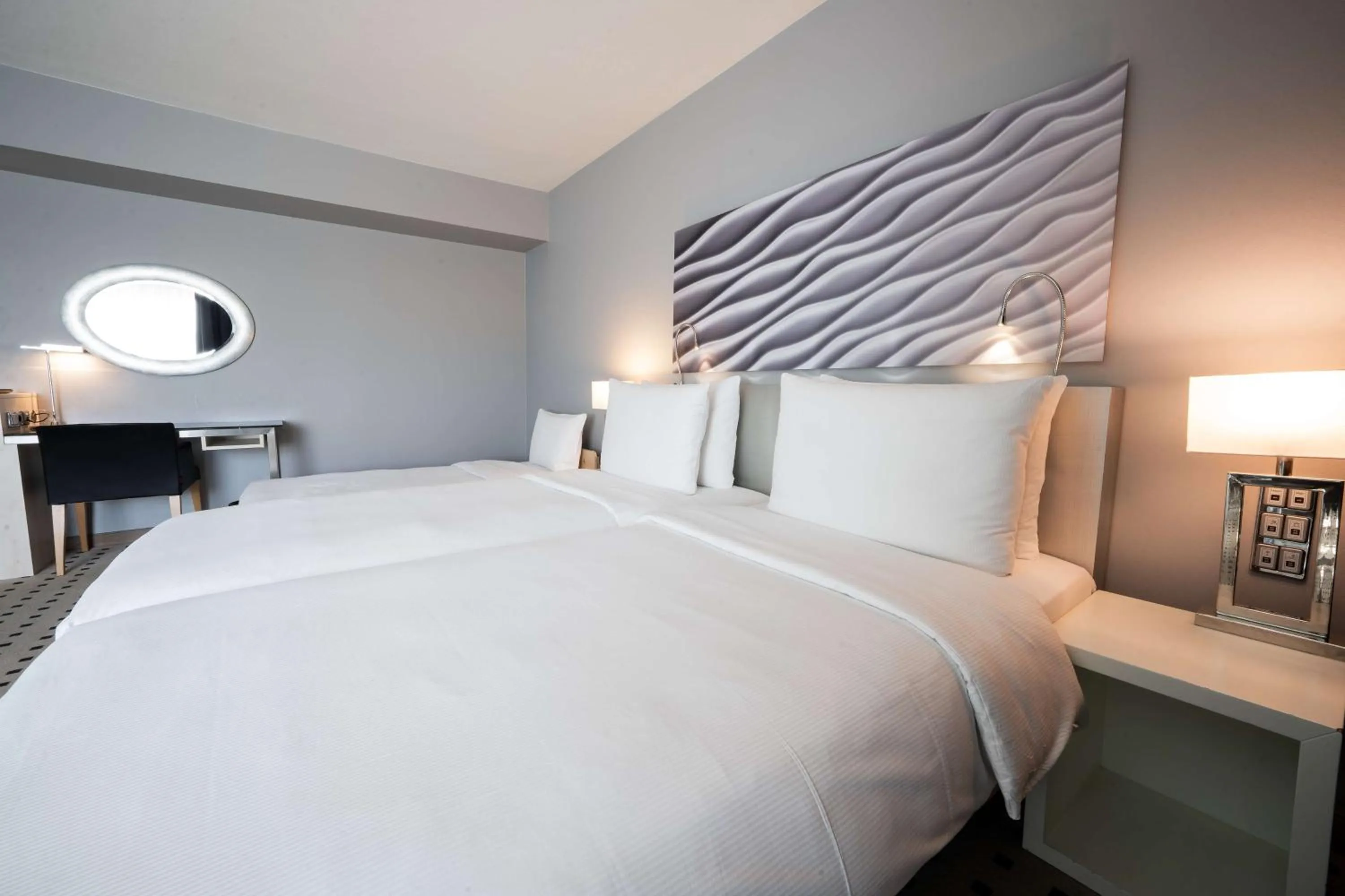 Bedroom, Bed in Radisson Blu Conference Hotel, Düsseldorf