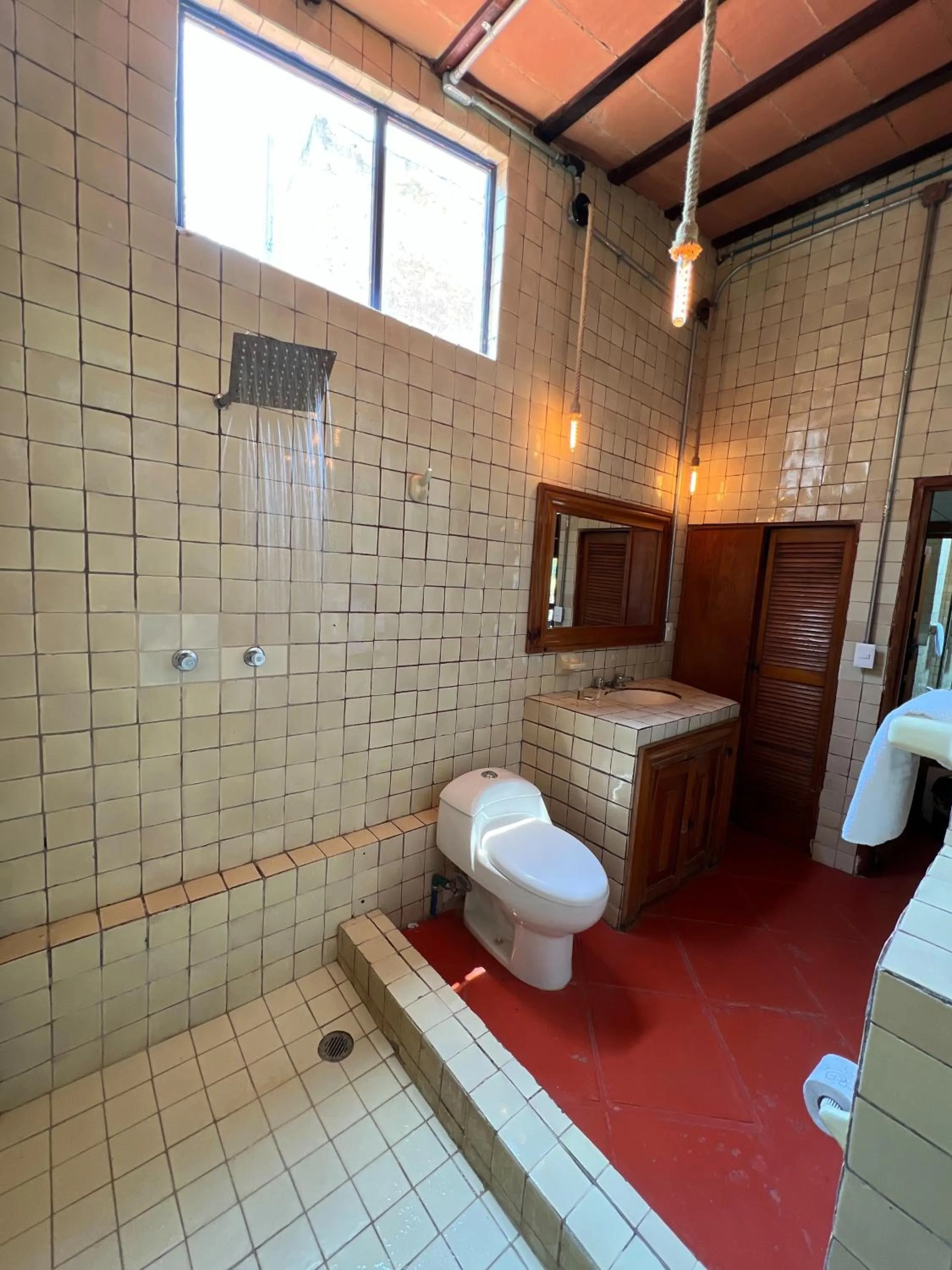 Shower in Los Cruxes