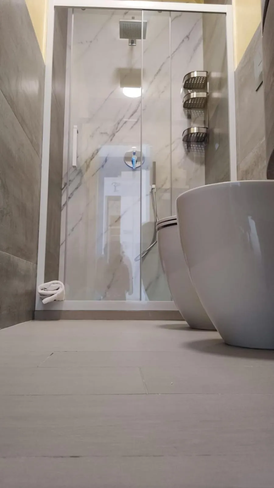 Shower in Terrazze Naos