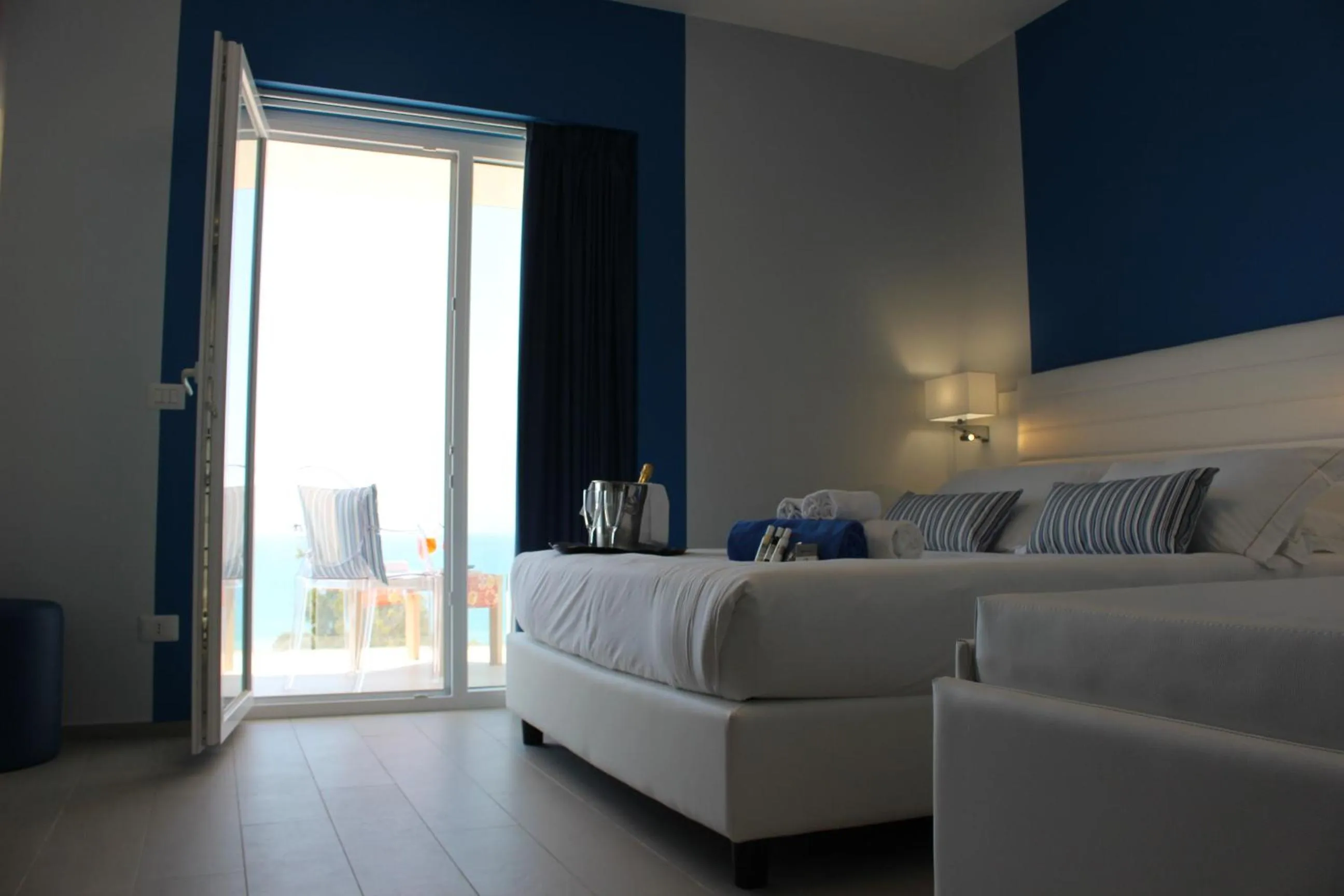 Photo of the whole room in Terrazze Naos