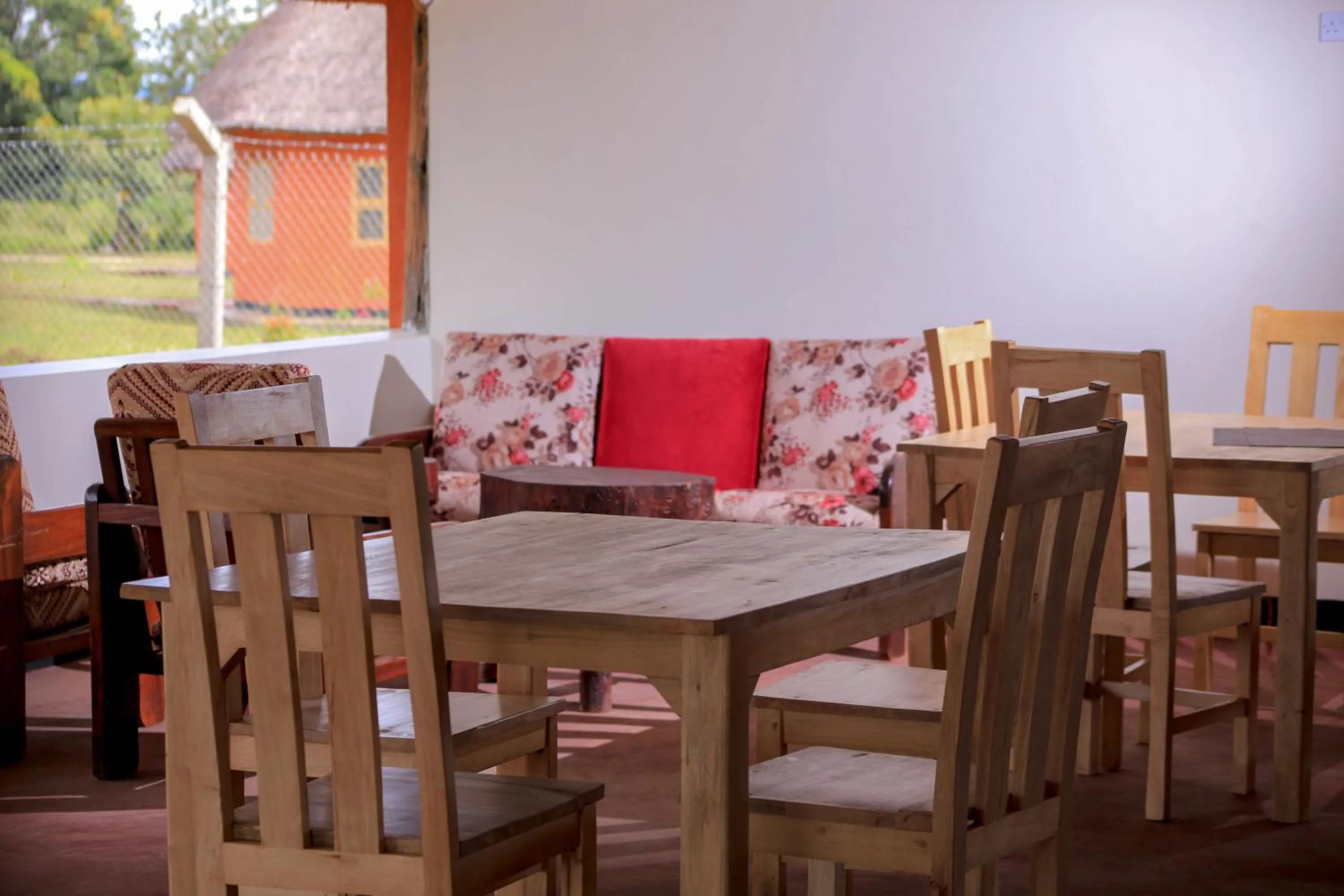 Restaurant/places to eat in Acaki Lodge