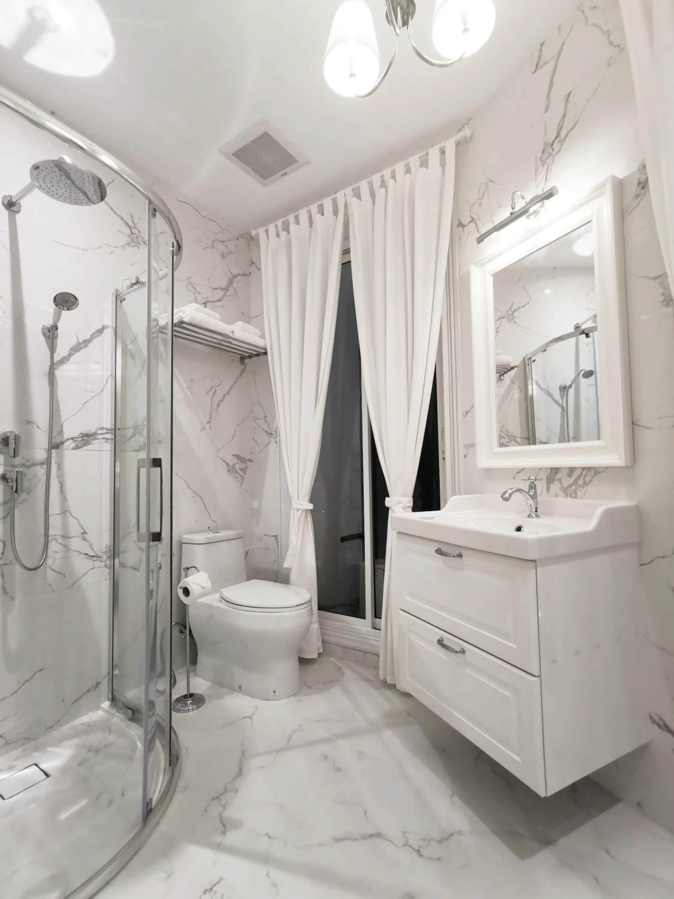 Bathroom in Double Bed Hotel