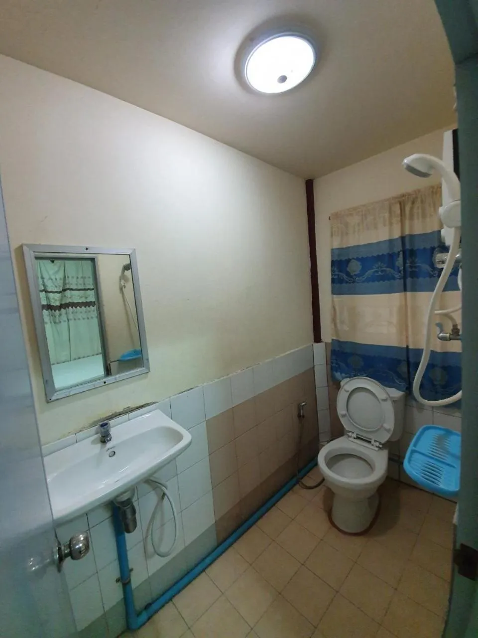 Shower in Putan-namsai Resort