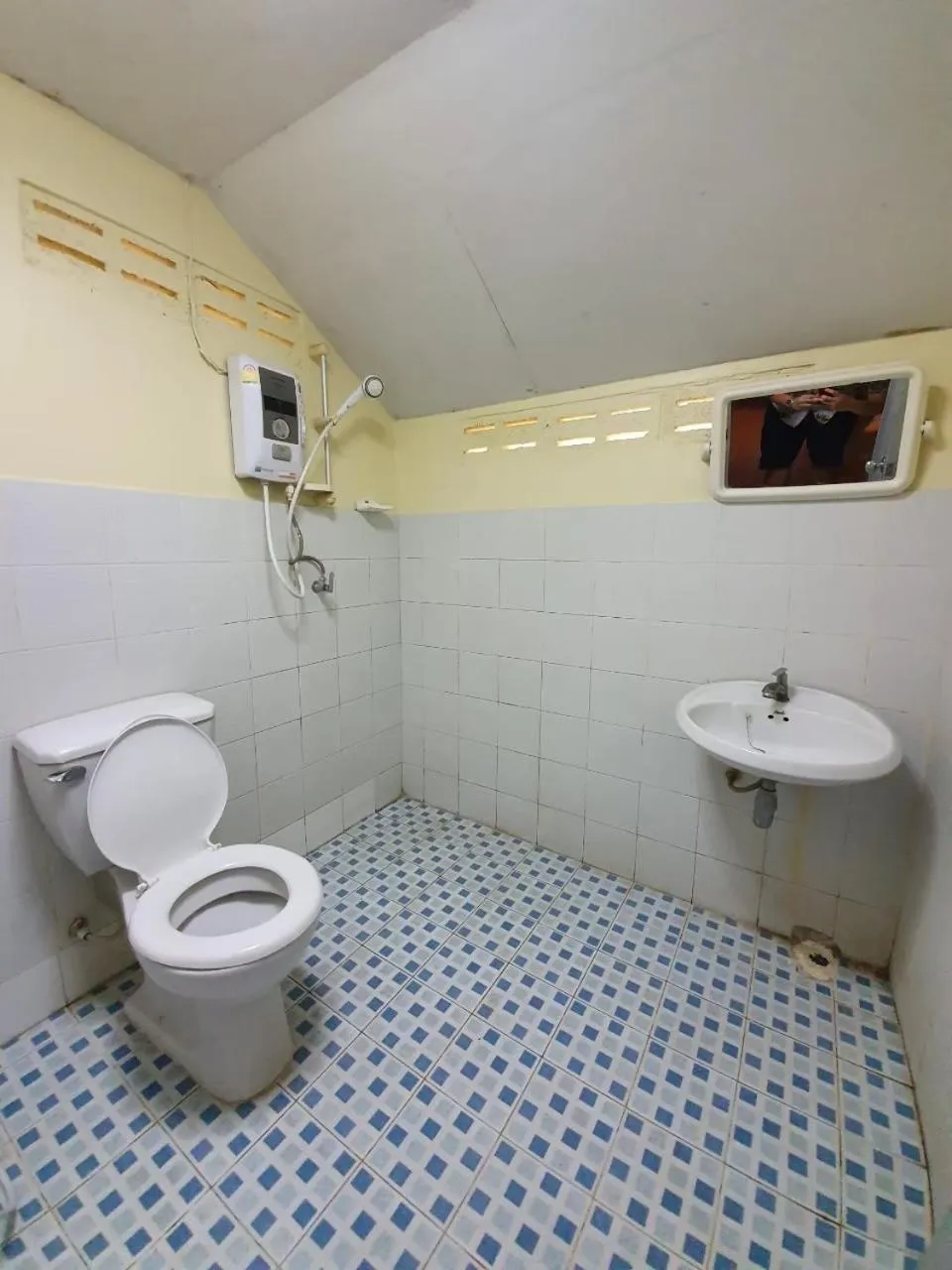 Shower in Putan-namsai Resort