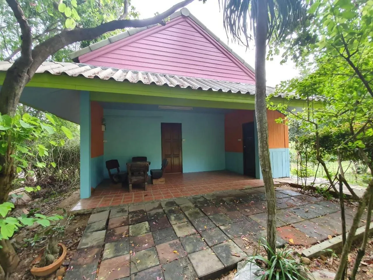 Photo of the whole room in Putan-namsai Resort