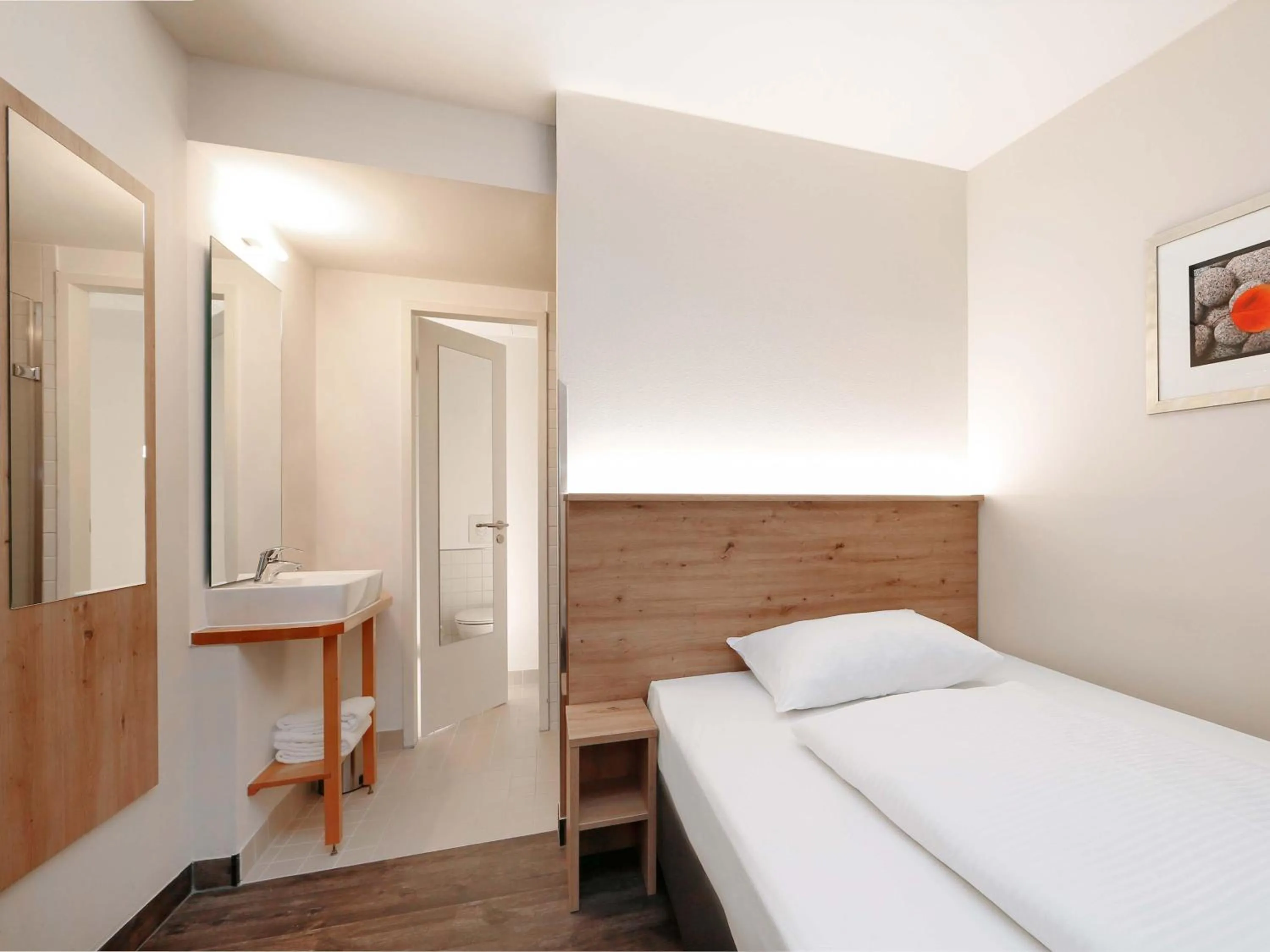 Photo of the whole room, Bed in B&B HOTEL Berlin-Mitte