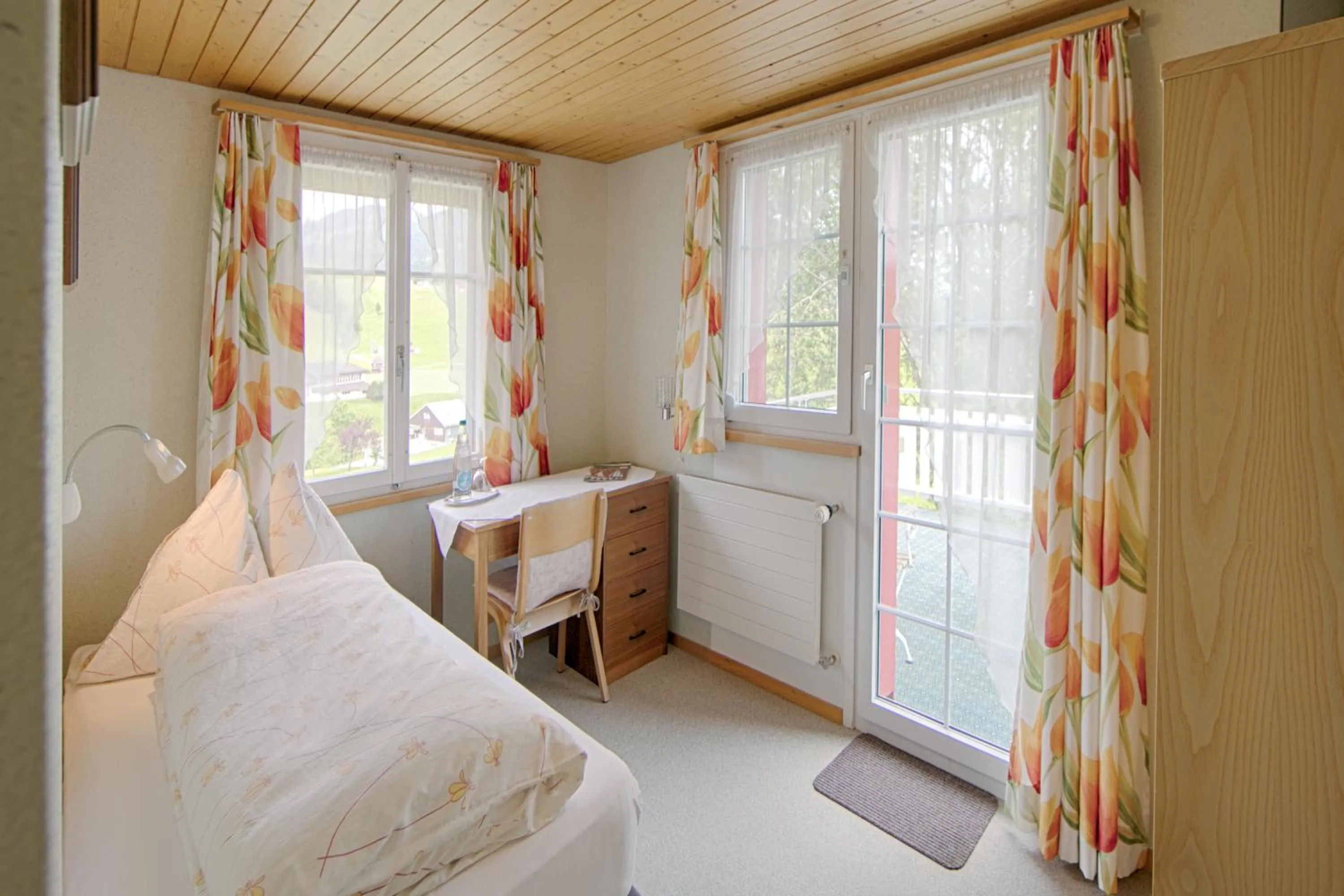 Photo of the whole room, Bed in Hotel Frohe Aussicht
