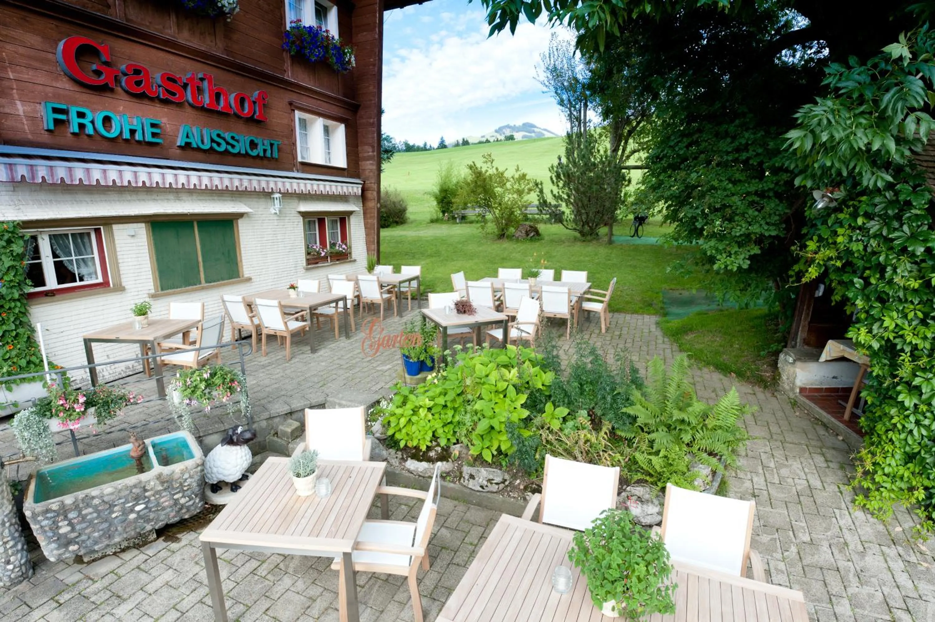 Patio in Hotel Frohe Aussicht