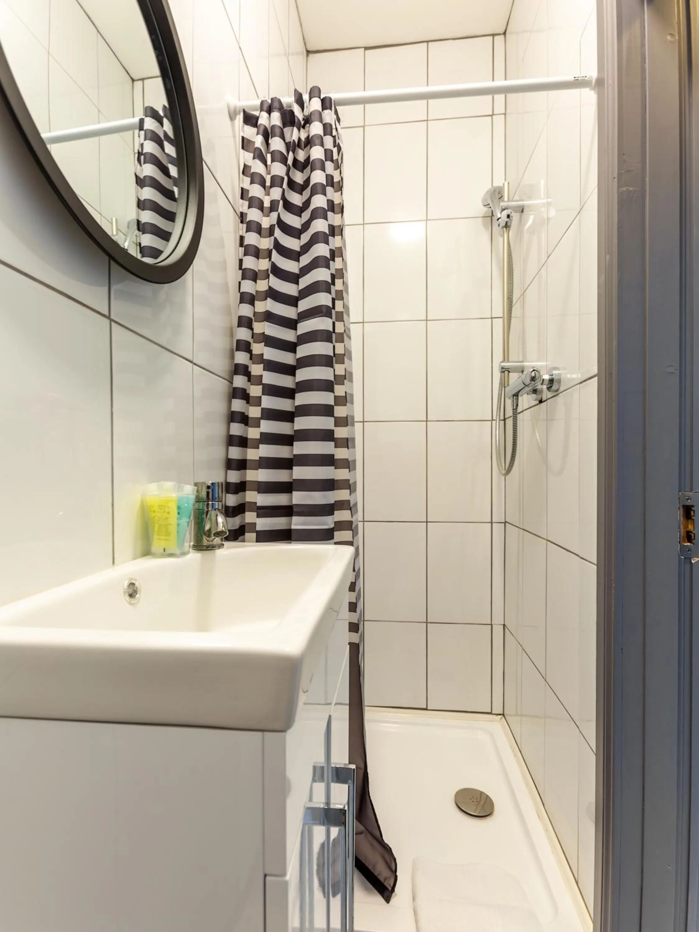 Bathroom in Macs Townhouse Dungarvan